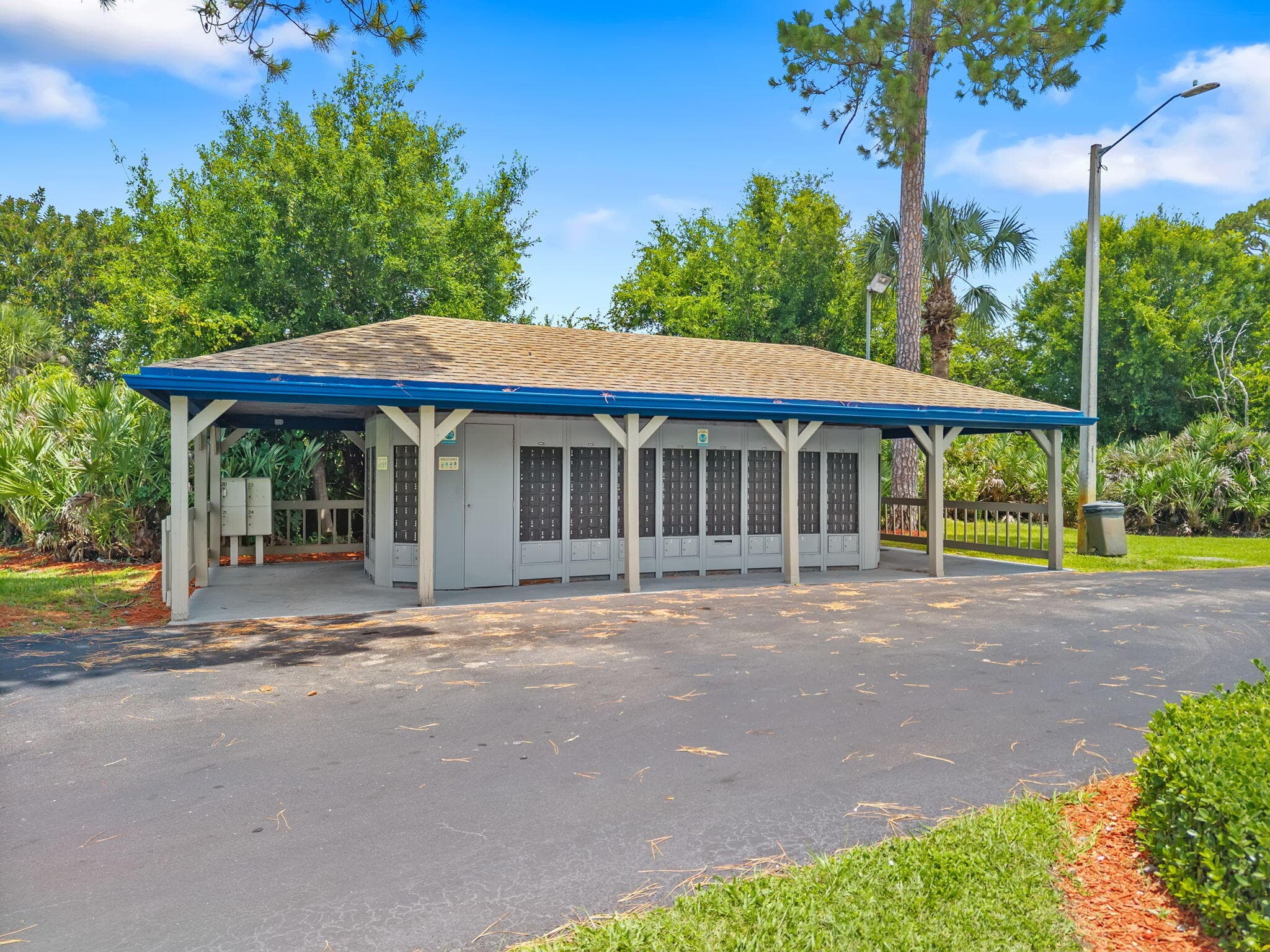 6196 Azalea Circle, West Palm Beach, FL 33415 35
