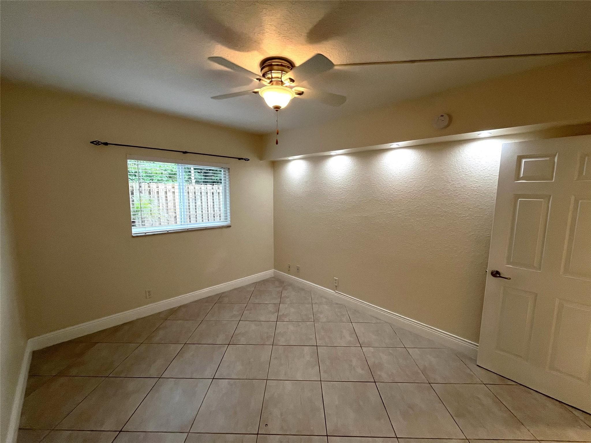 1460 NE 18th Street 104, Fort Lauderdale, FL 33305 49
