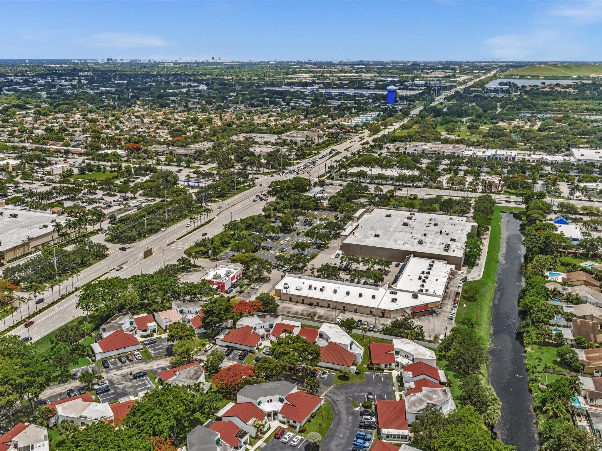 299 NW 36th Avenue, Deerfield Beach, FL 33442 2