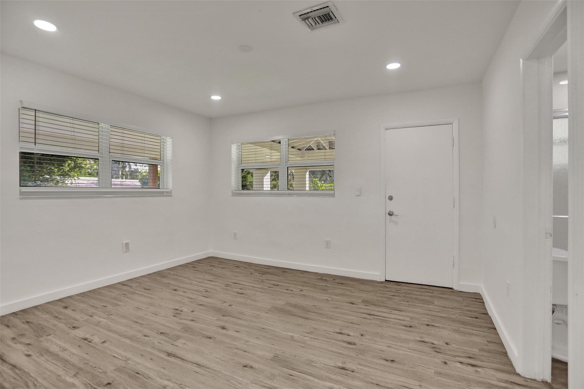 30 NE 139th Street, Miami, FL 33161 23