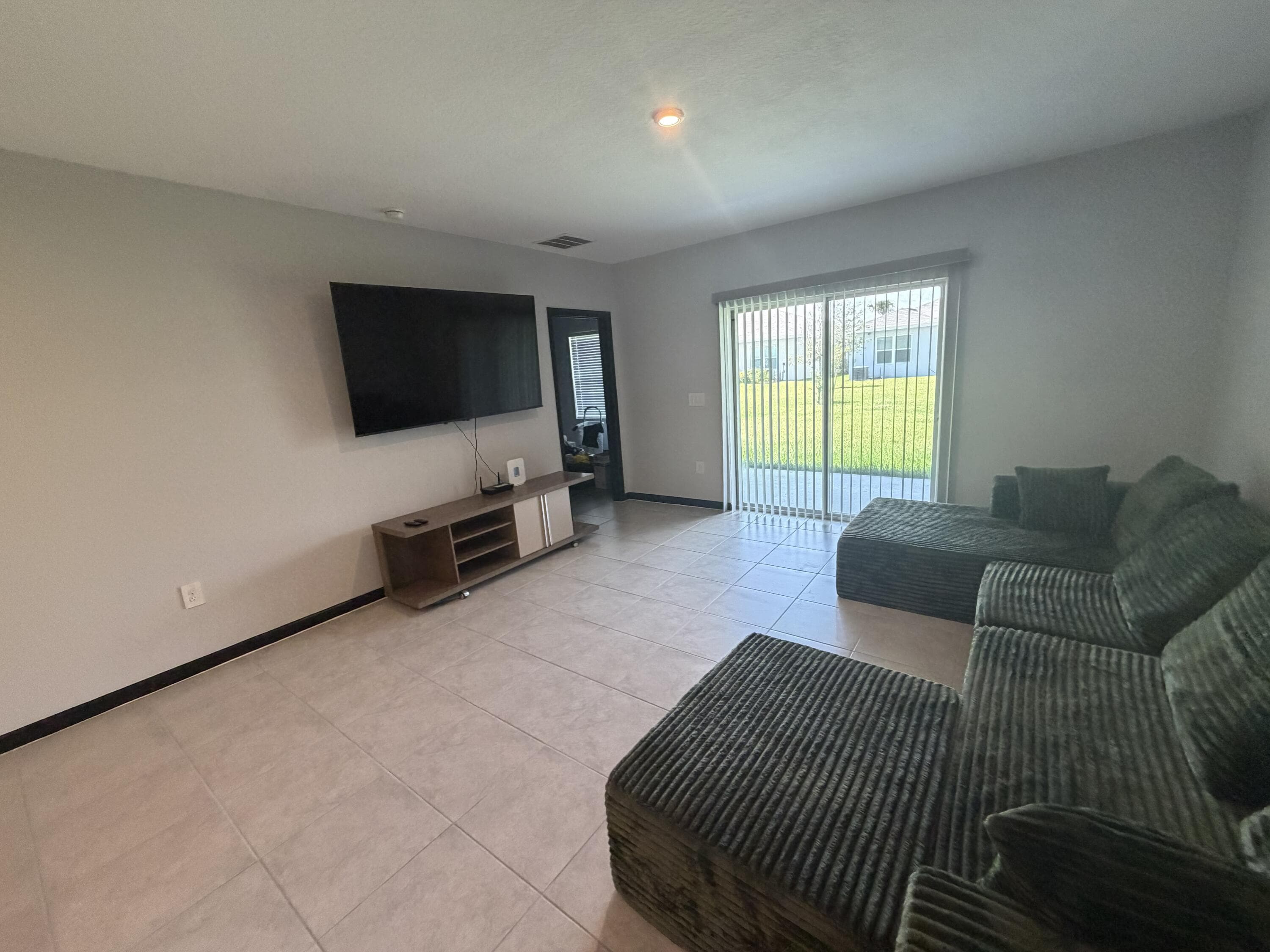 845 Persimmon Place, Fort Pierce, FL 34981 24