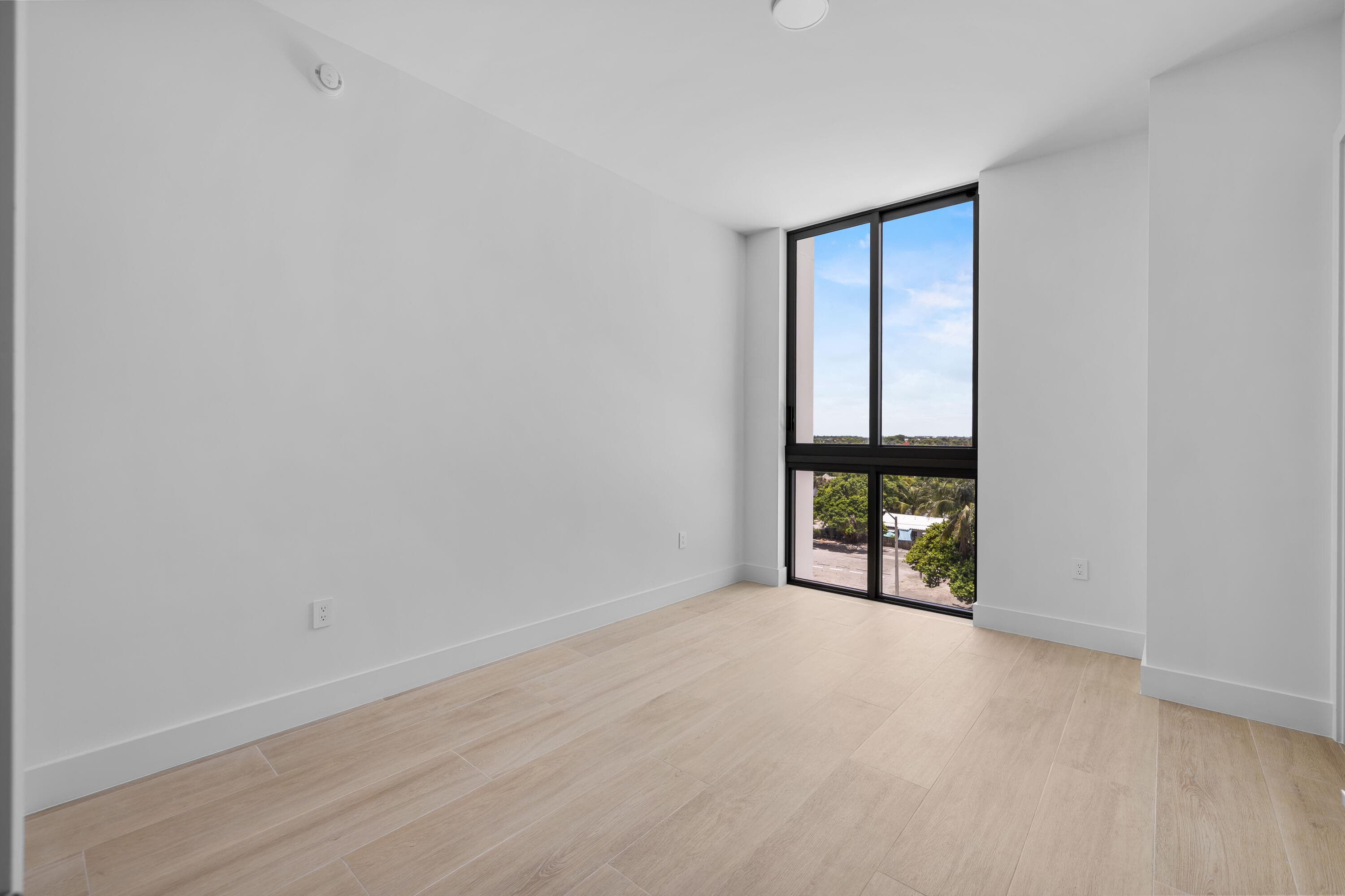 305 Briny Avenue 506, Pompano Beach, FL 33062 24