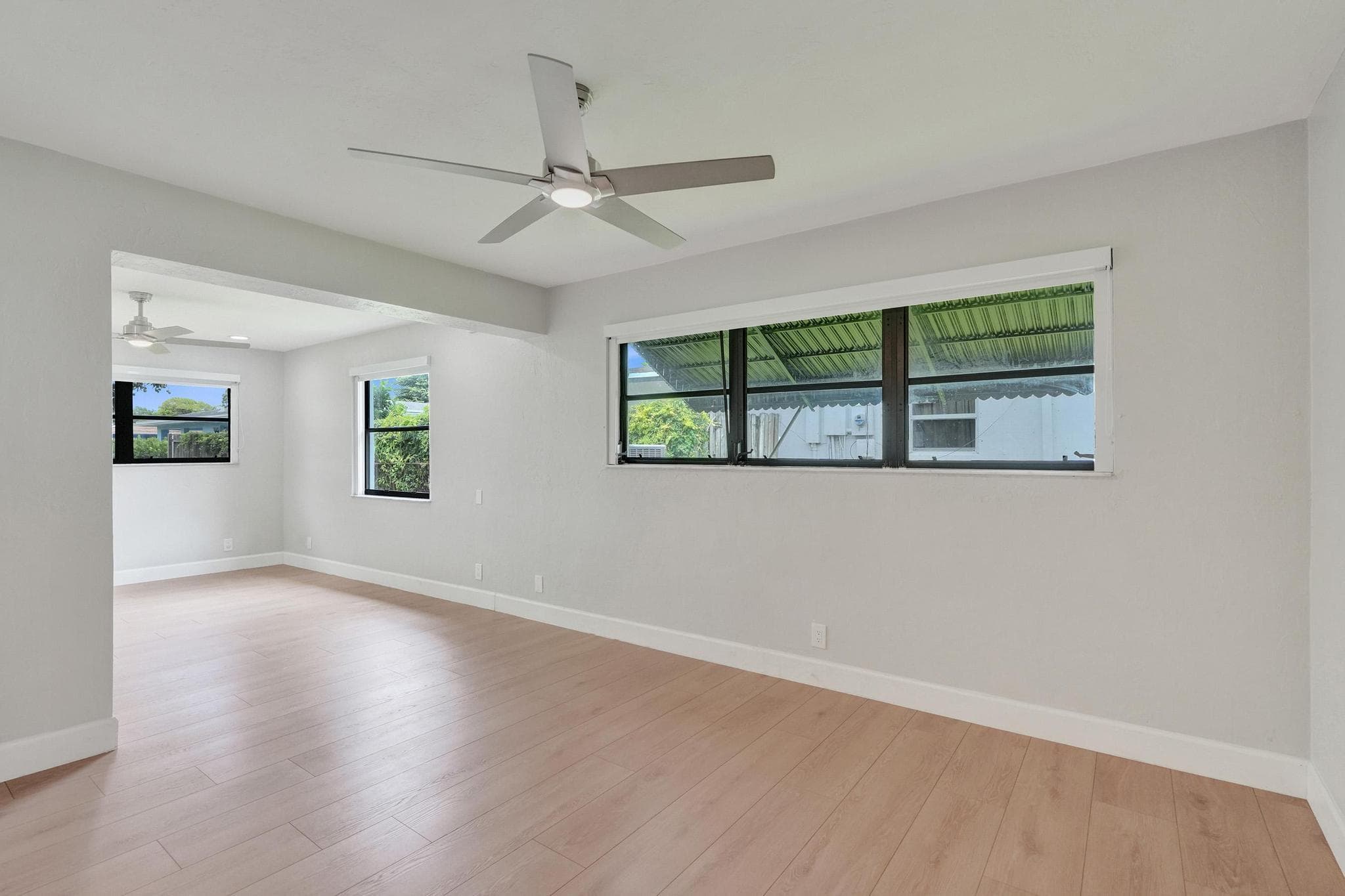 1054 Wyoming Avenue, Fort Lauderdale, FL 33312 15