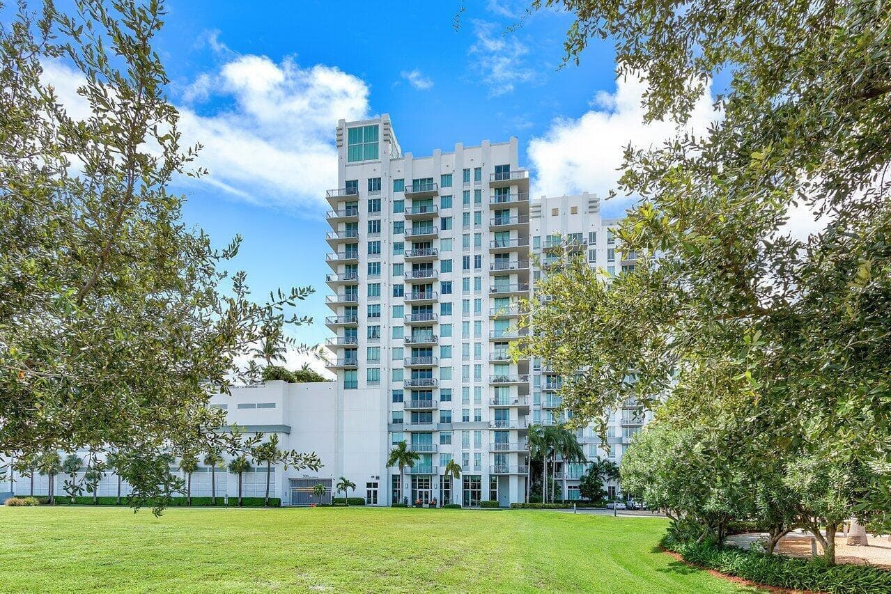 300 S Australian Avenue 1418, West Palm Beach, FL 33401 2