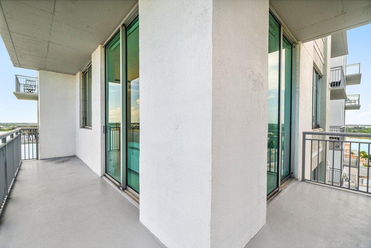 300 S Australian Avenue 1418, West Palm Beach, FL 33401 25