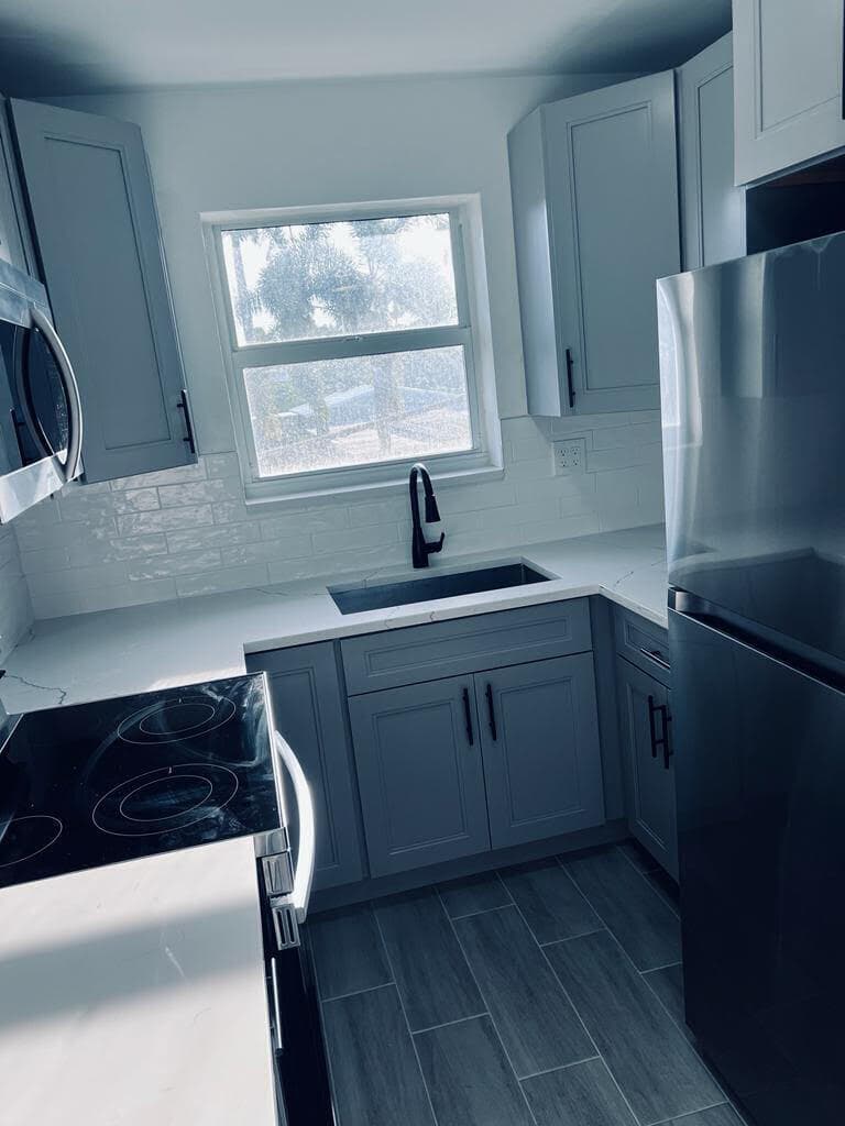 930 N 14th Court, Hollywood, FL 17