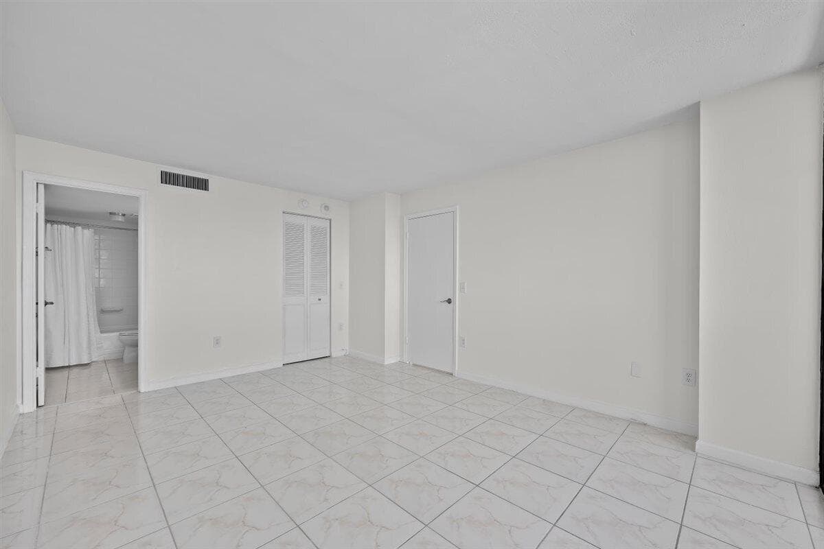 5600 N Flagler Drive 2304, West Palm Beach, FL 33407 21