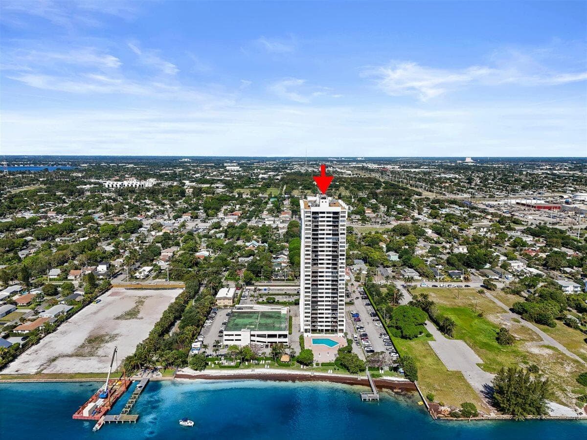 5600 N Flagler Drive 2304, West Palm Beach, FL 33407 38
