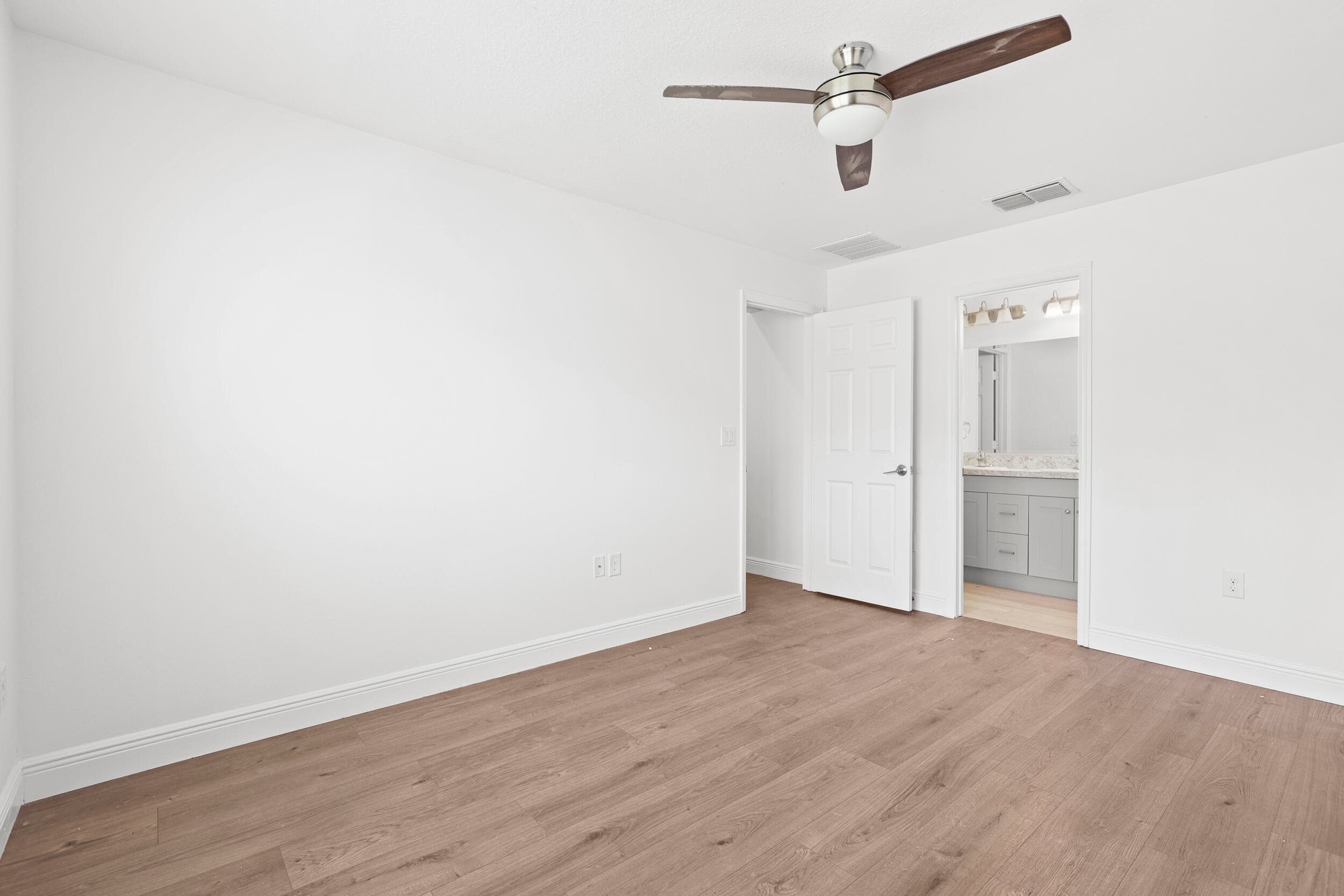 5870 NW Pine Trail Circle, Port St. Lucie, FL 34983 21