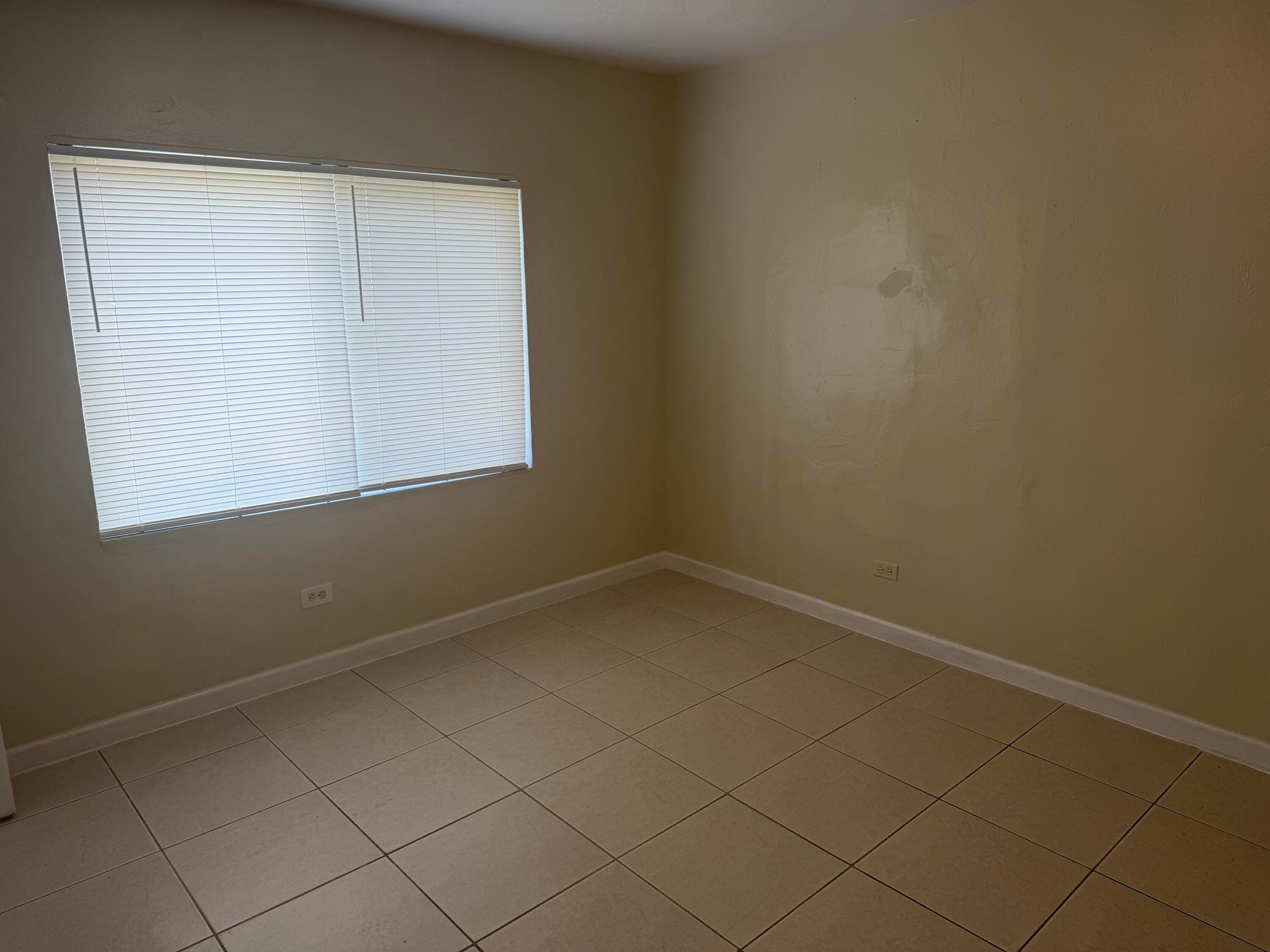 7803 NW 8th Avenue, Miami, FL 33150 14