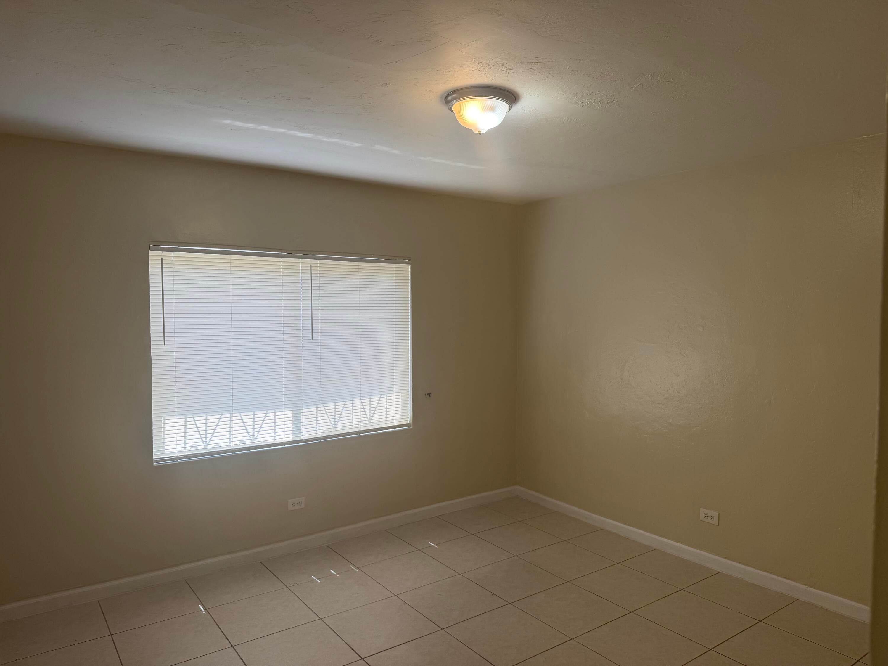 7803 NW 8th Avenue, Miami, FL 33150 18