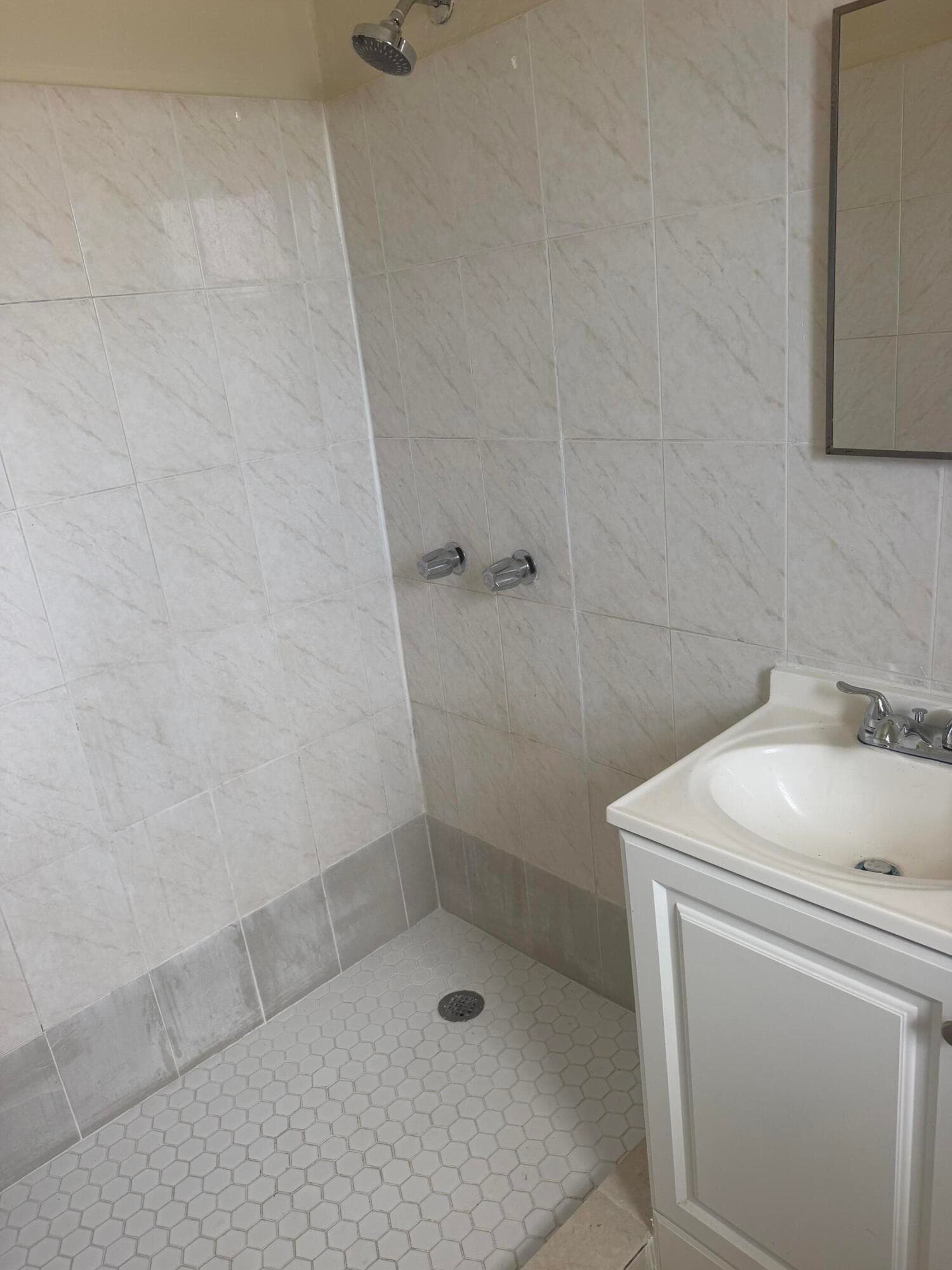 7803 NW 8th Avenue, Miami, FL 33150 12