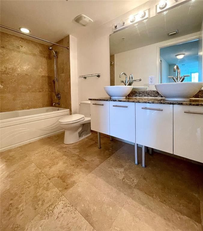 41 SE 5th Street 1615, Miami, FL 33131 3