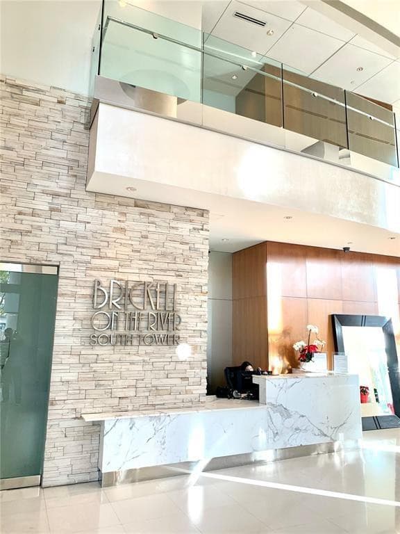 41 SE 5th Street 1615, Miami, FL 33131 13