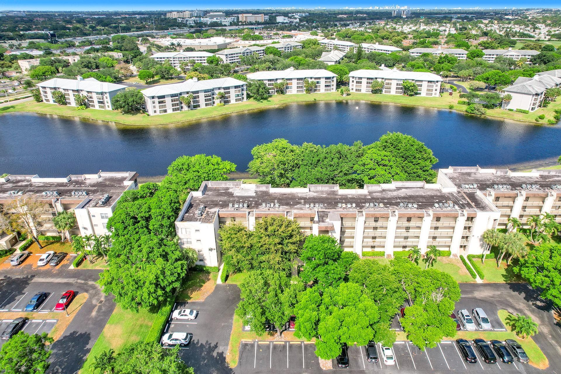 9230 Lagoon Place 110, Davie, FL 33324 17