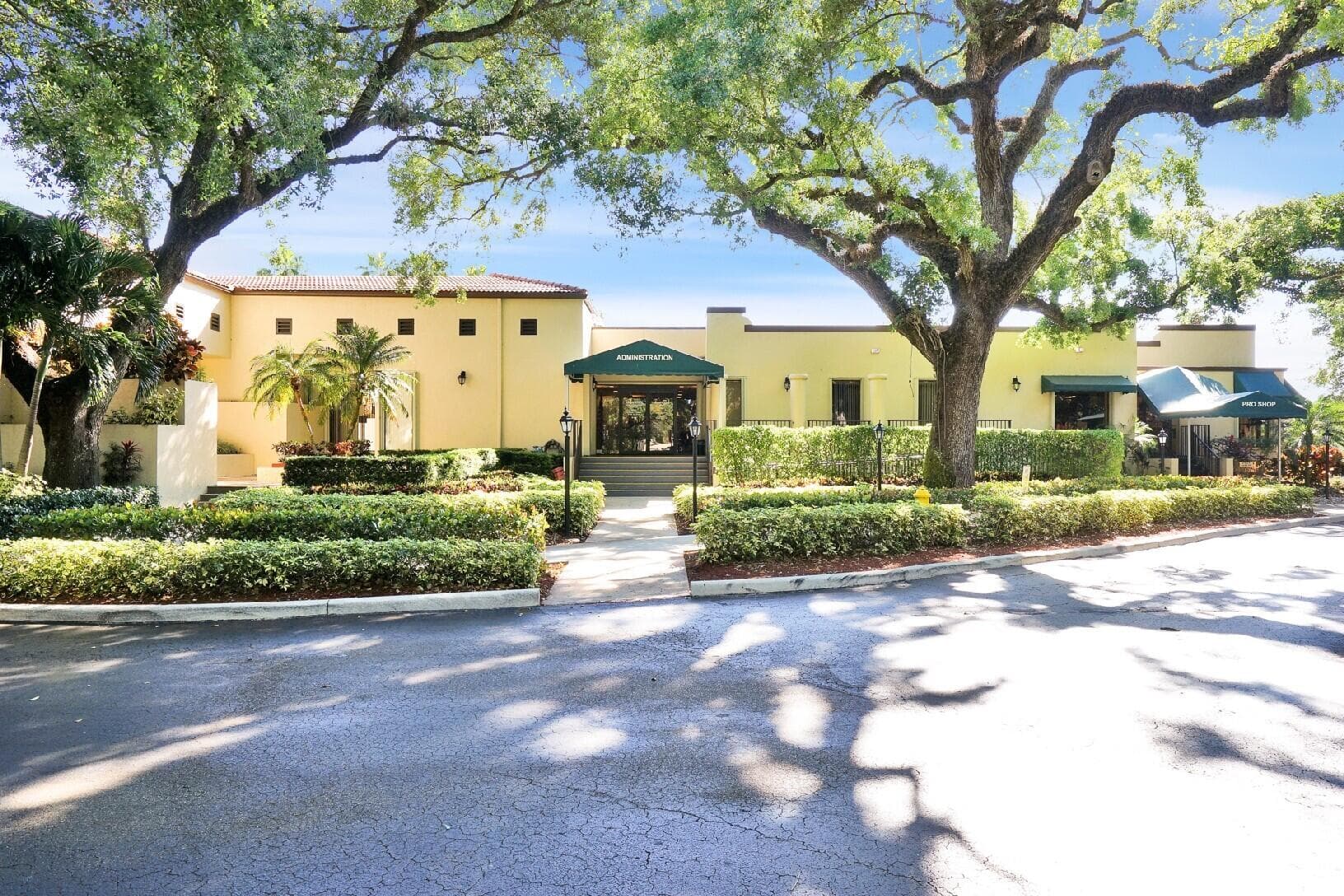 9230 Lagoon Place 110, Davie, FL 33324 25