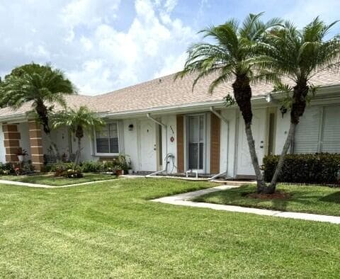 1216 S S Lakes End Drive Apt D, Fort Pierce, FL 34982