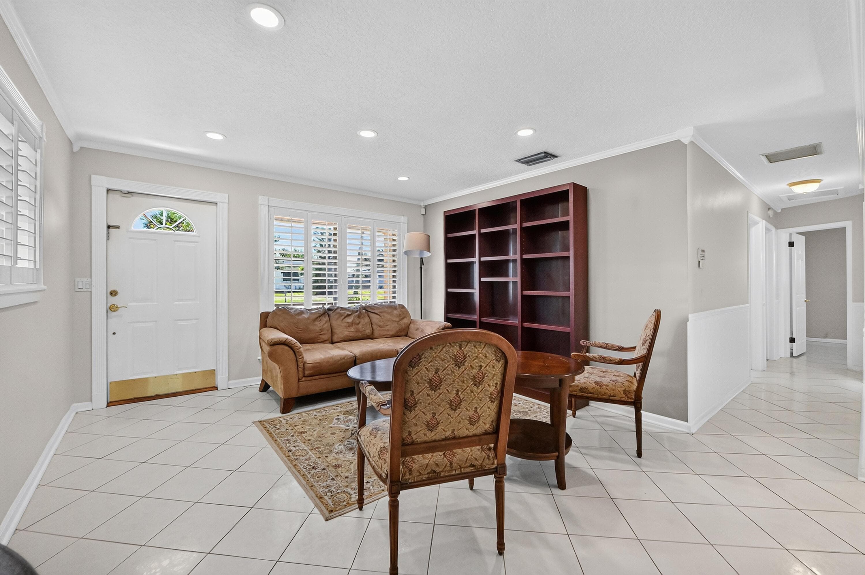 313 Poe Drive, Palm Springs, FL 33461 6
