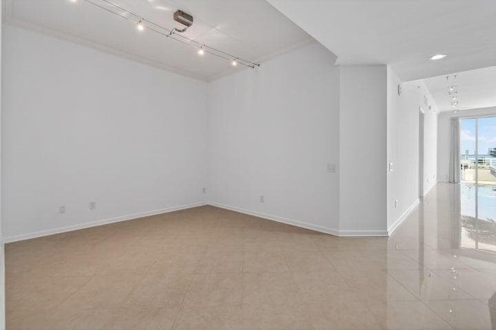 2650 Lake Shore Drive 106, Riviera Beach, FL 33404 15