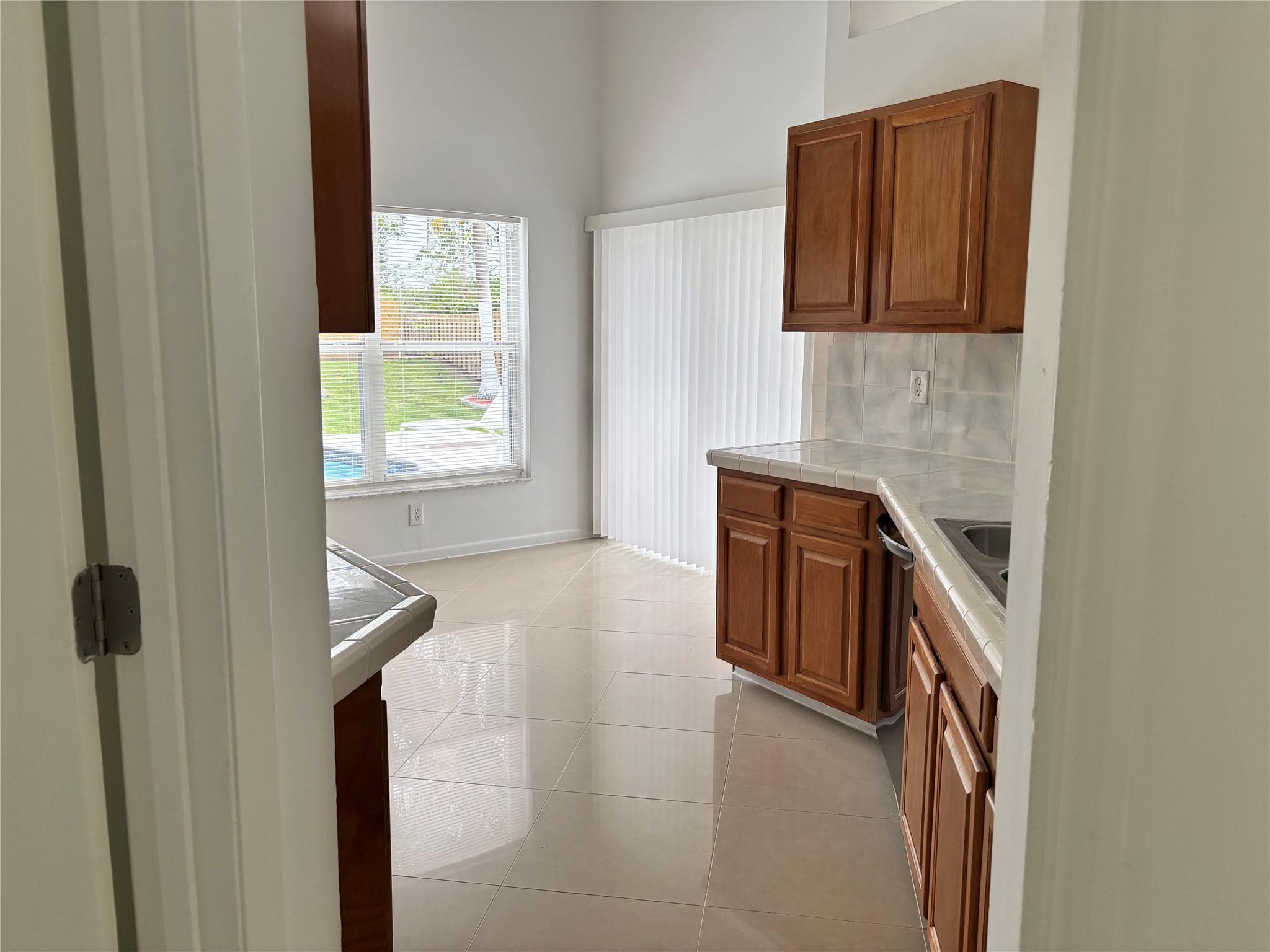 2990 NW 68th Avenue, Margate, FL 33063 10