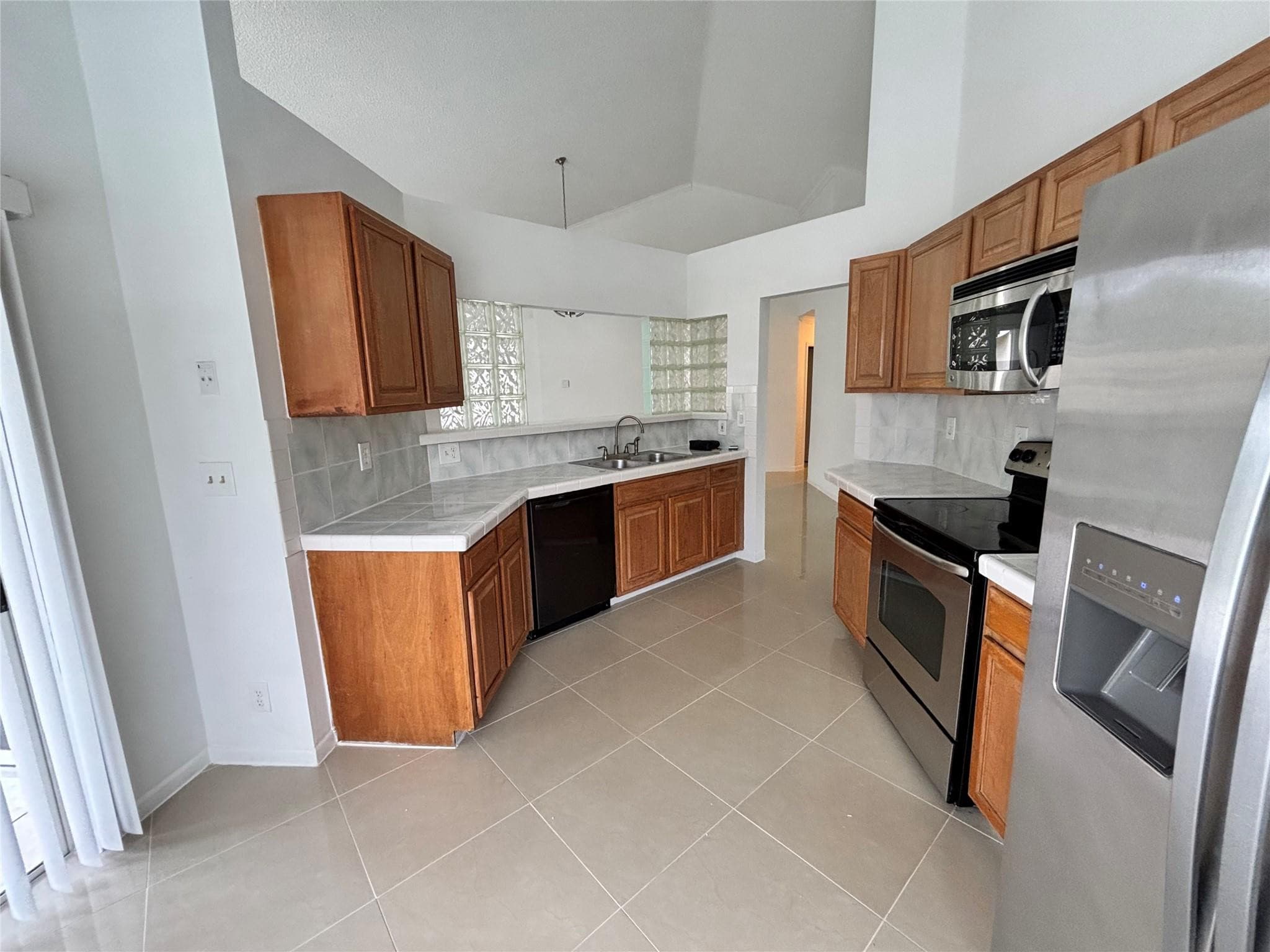 2990 NW 68th Avenue, Margate, FL 33063 14