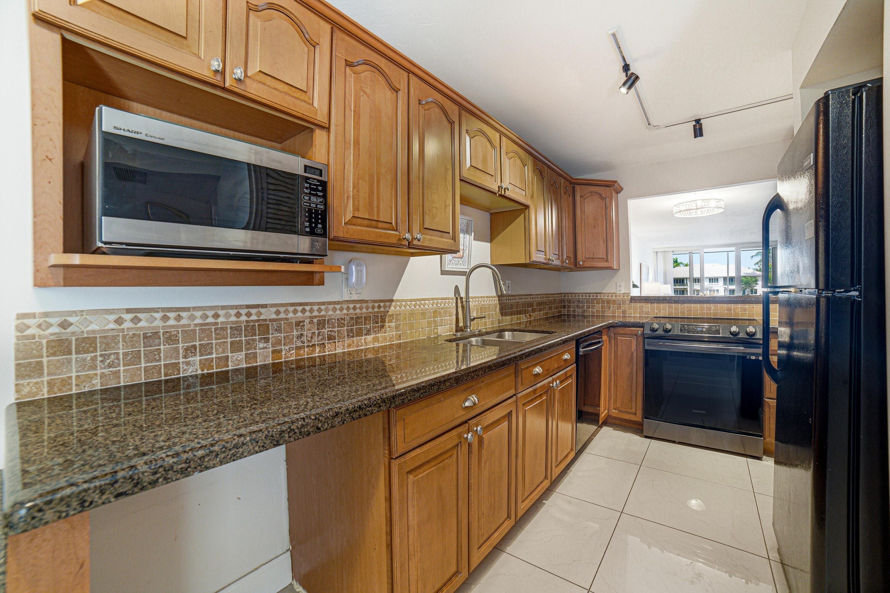 6 Royal Palm Way 211, Boca Raton, FL 33432 18
