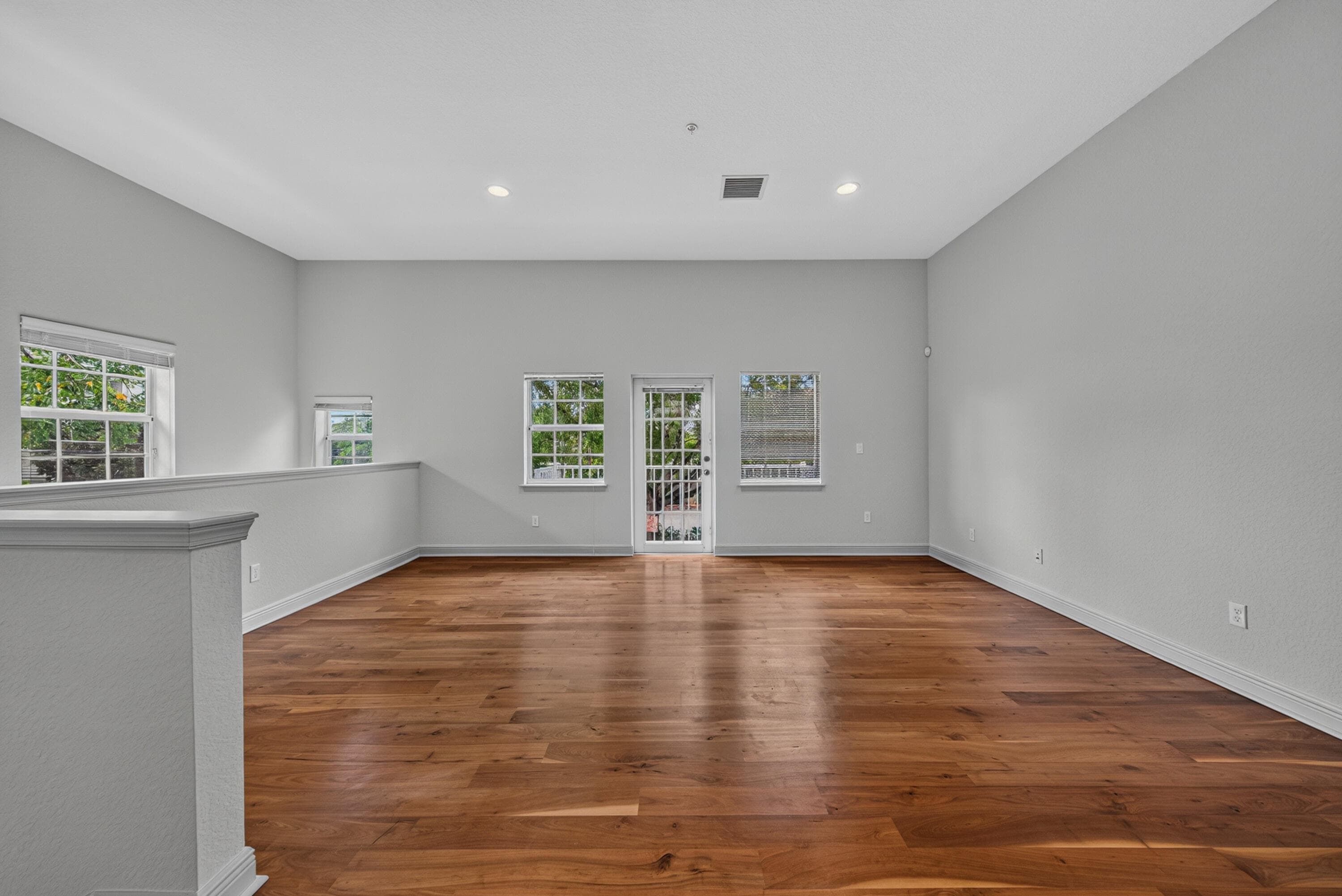 2700 NE 8th Avenue, Wilton Manors, FL 33334 5