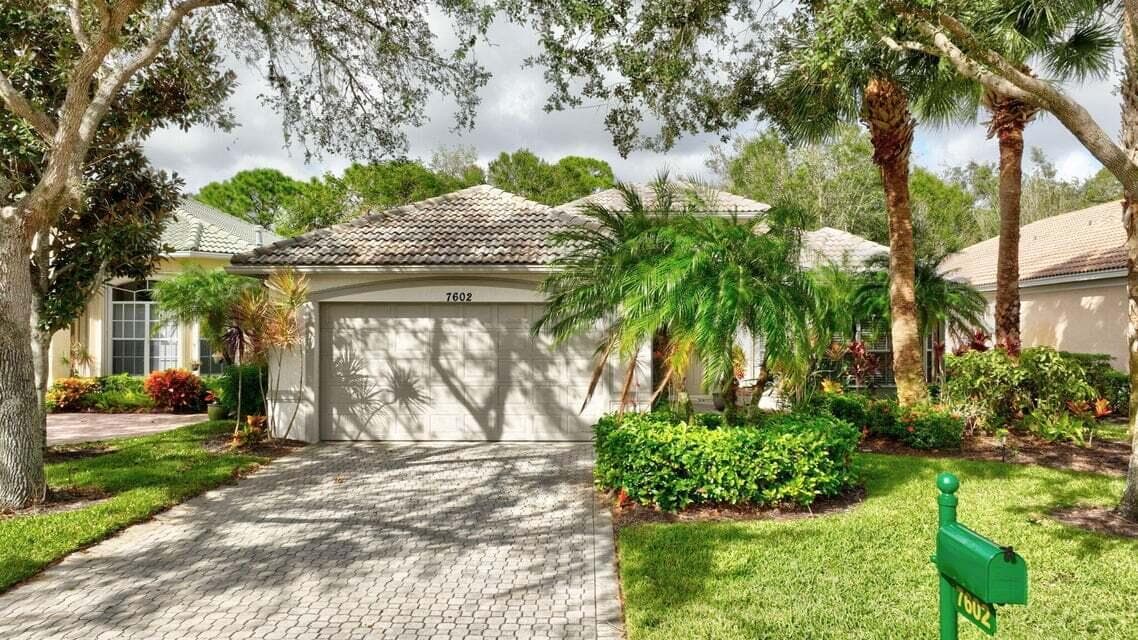 7602 Greenbrier Circle, Port St. Lucie, FL 34986