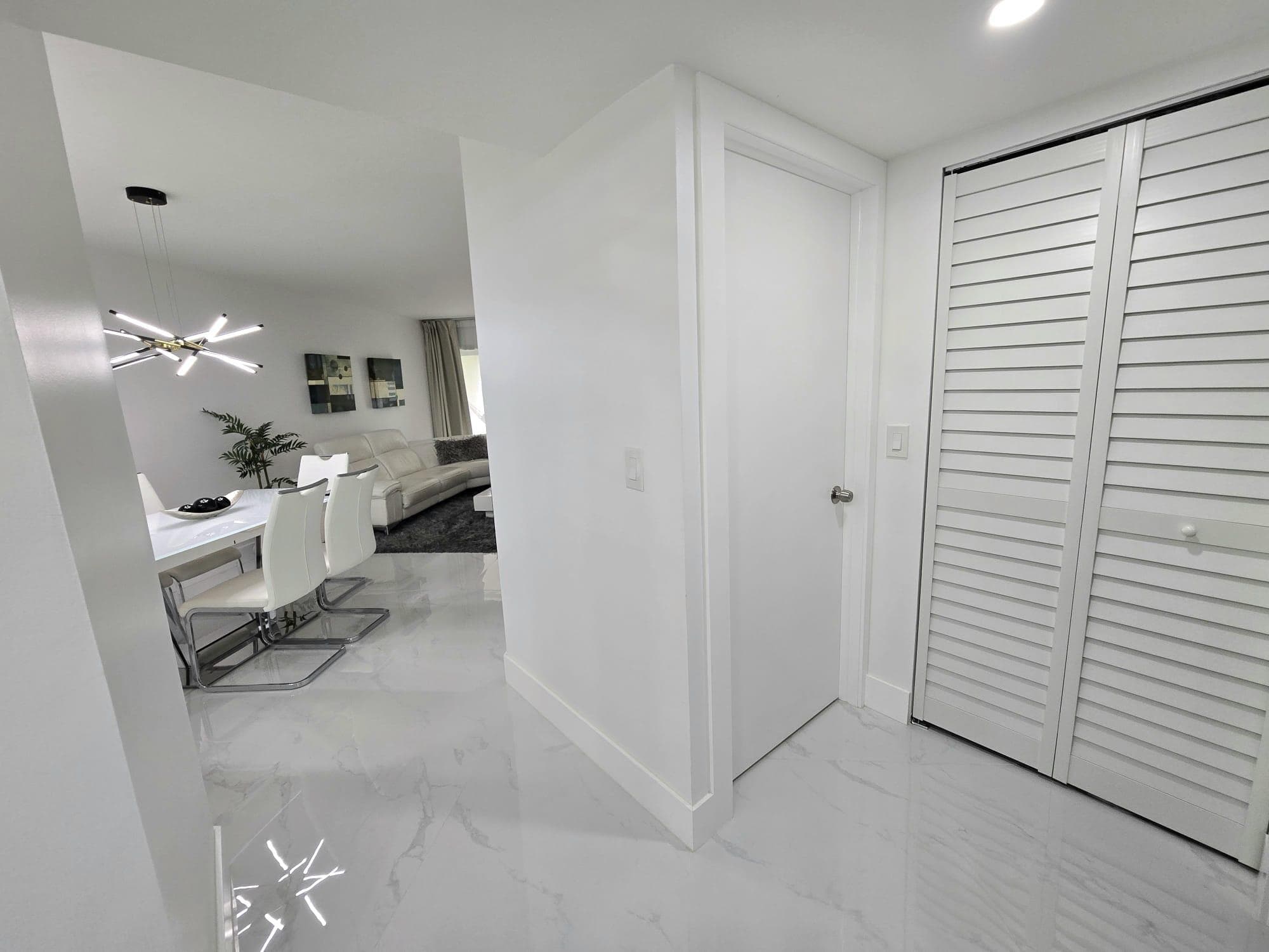 5577 Courtyard Drive, Margate, FL 33063 14