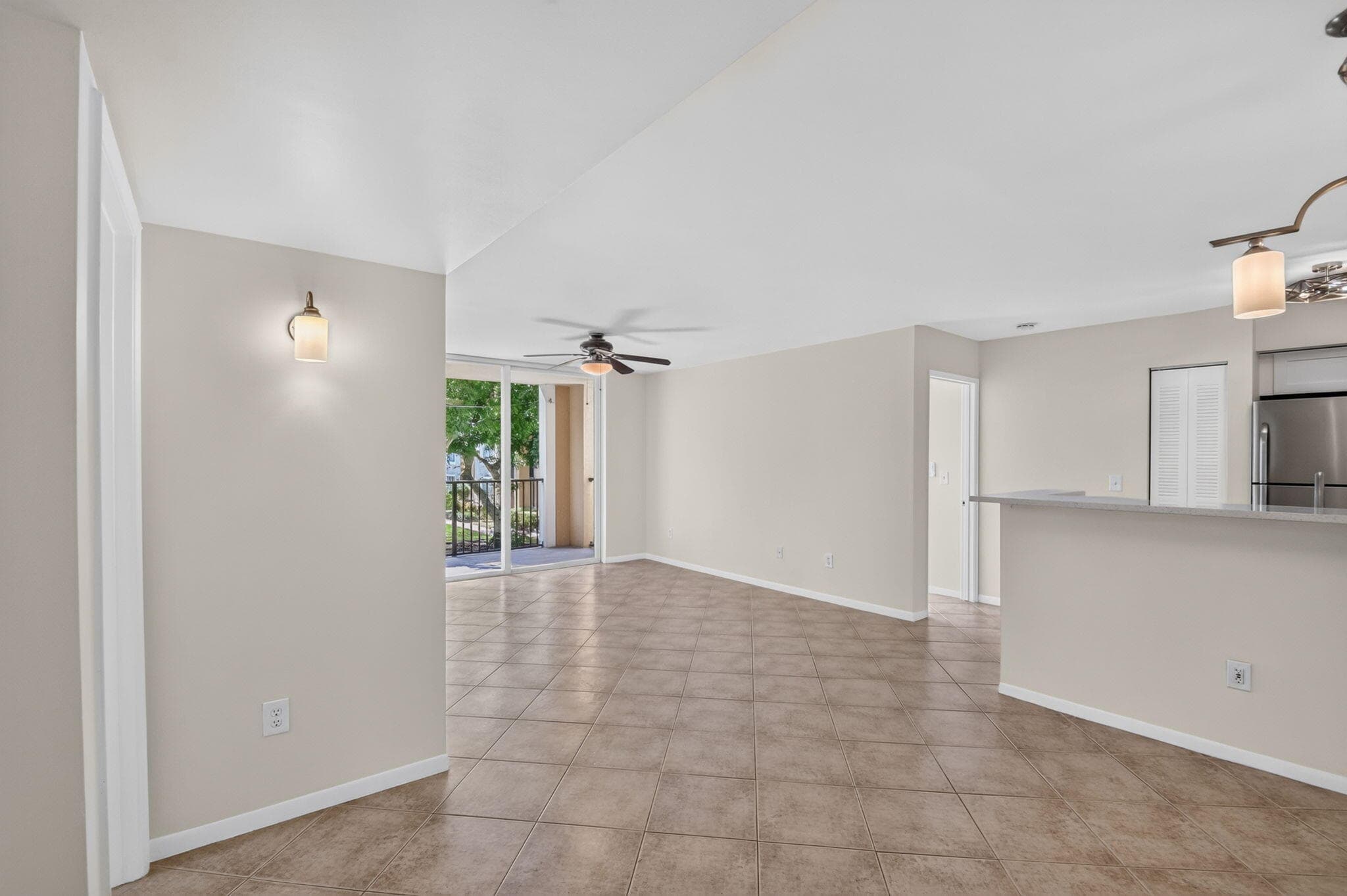 107 Yacht Club Way 208, Hypoluxo, FL 33462 2