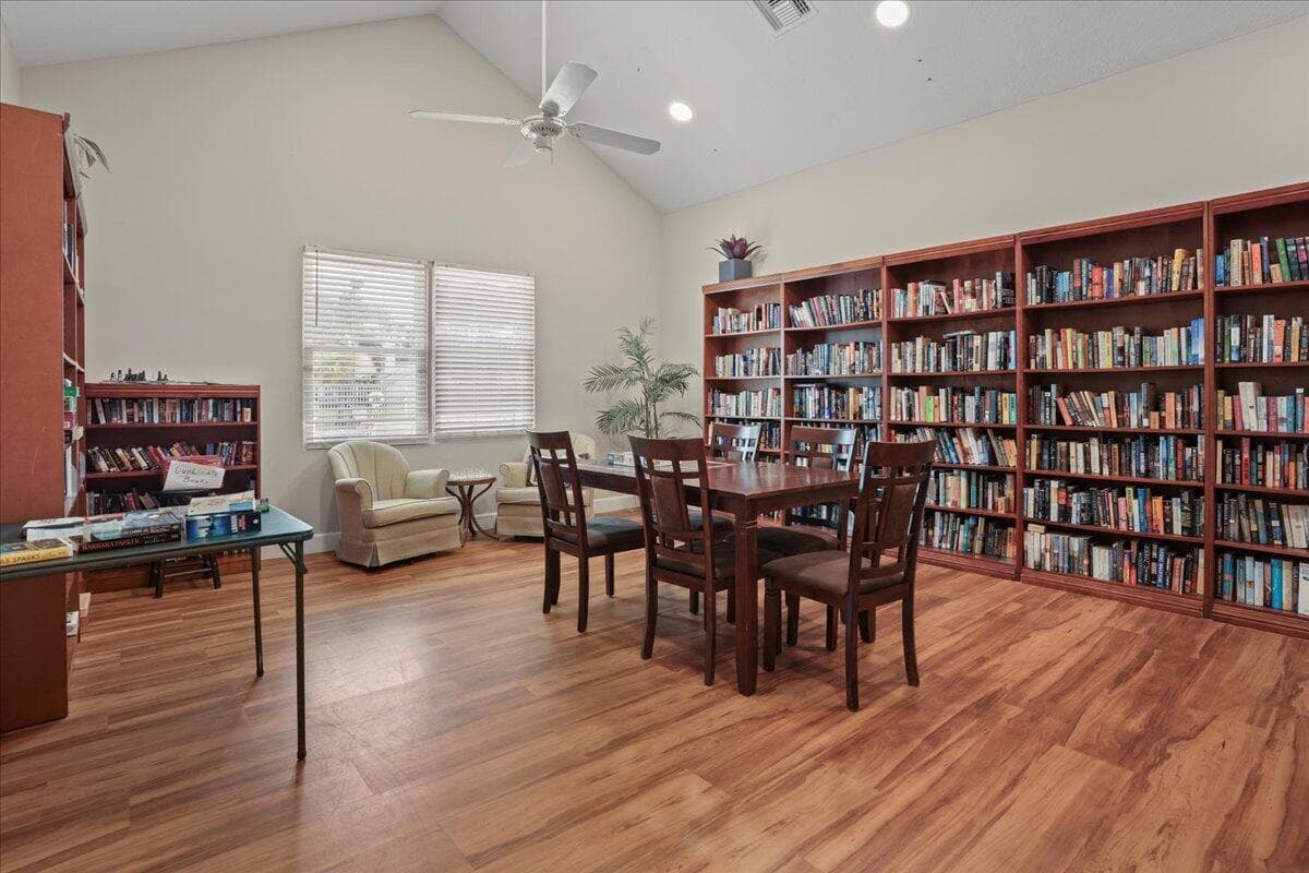 1810 Waterford Drive 6, Vero Beach, FL 32966 32