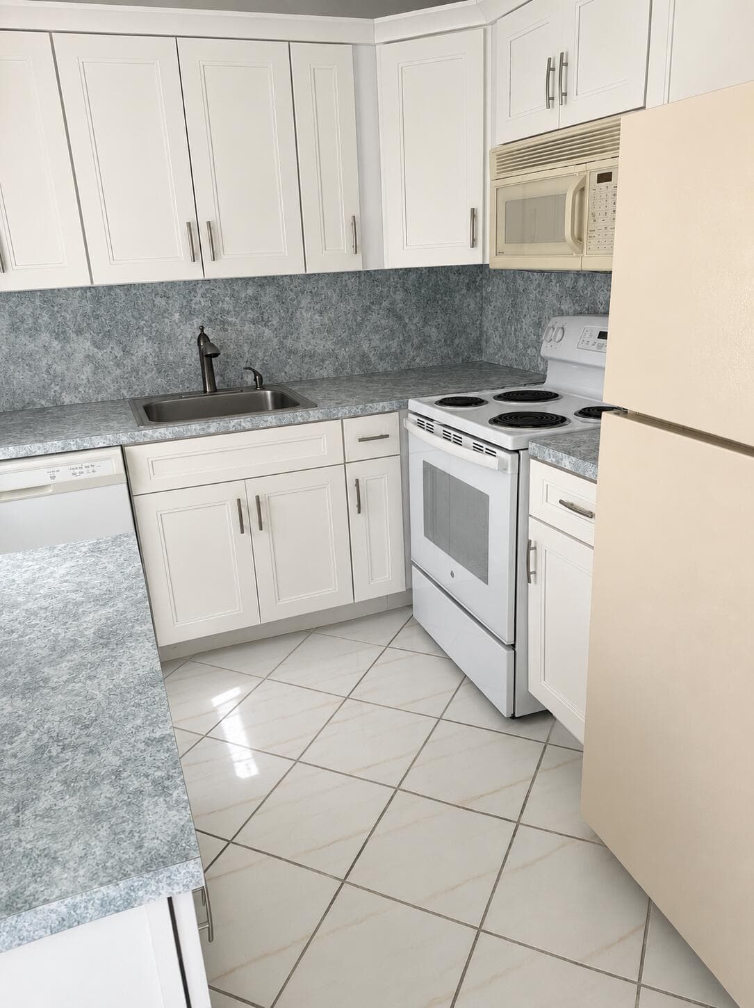305 Fanshaw H, Boca Raton, FL 33434