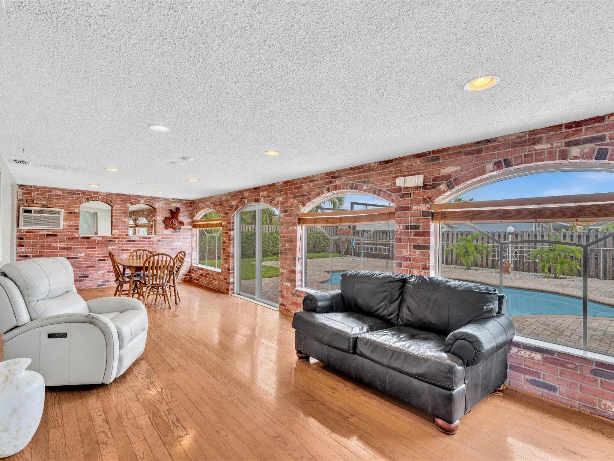 641 SE 11th Street, Pompano Beach, FL 33060 31