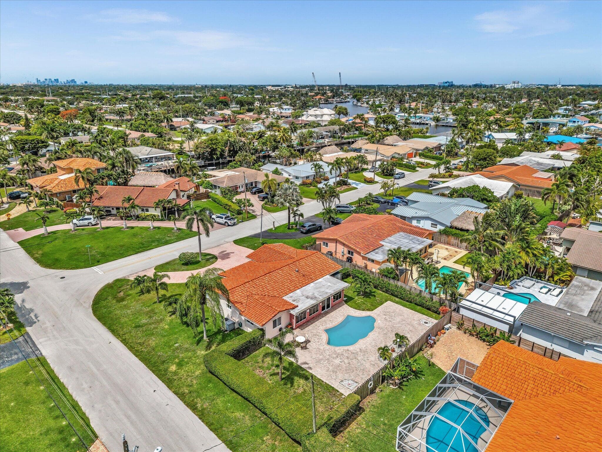 641 SE 11th Street, Pompano Beach, FL 33060 46