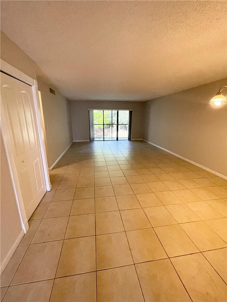 197 Lakeview Drive 202, Weston, FL 33326 7