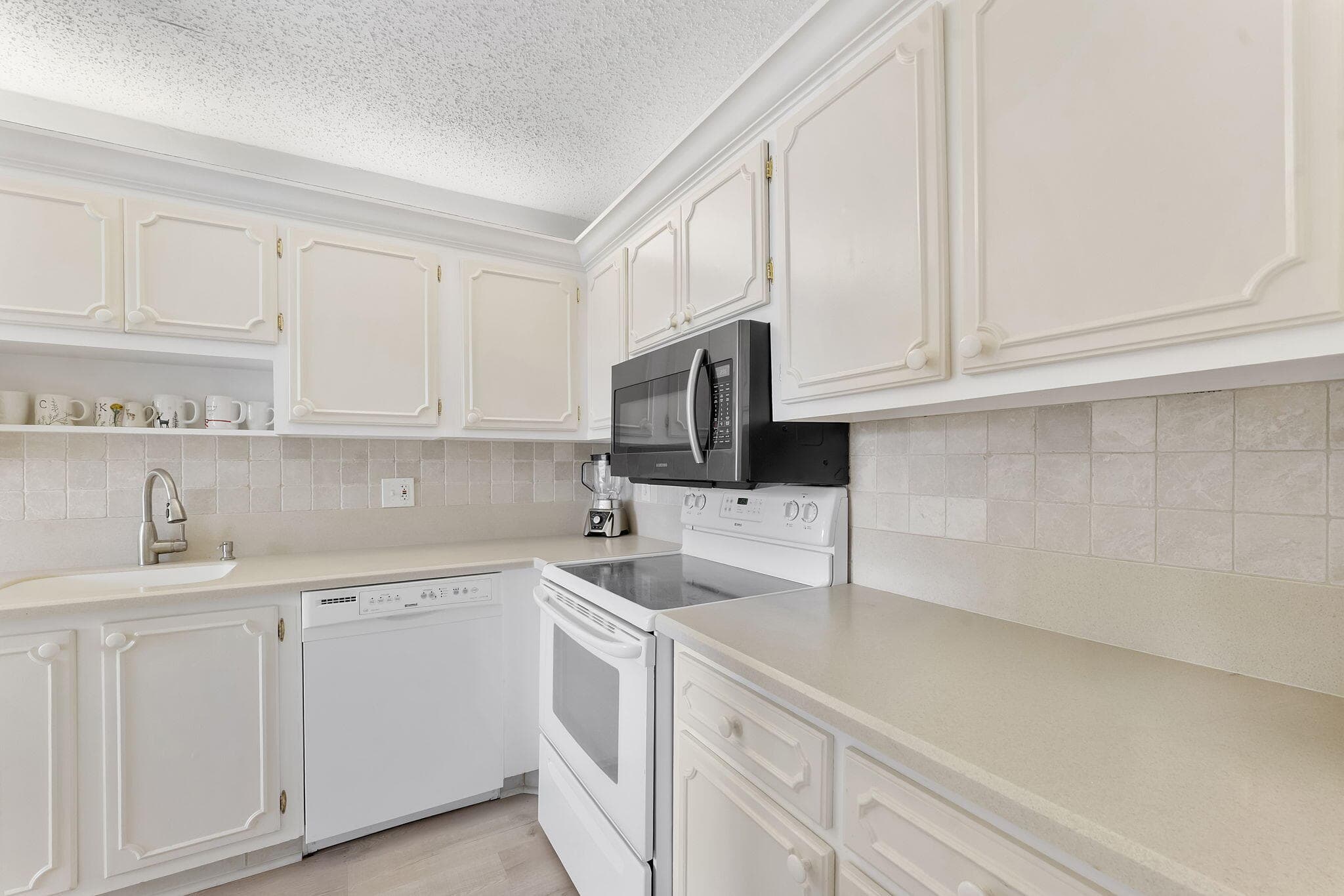 1110 Boxwood Drive 202, Delray Beach, FL 33445 8