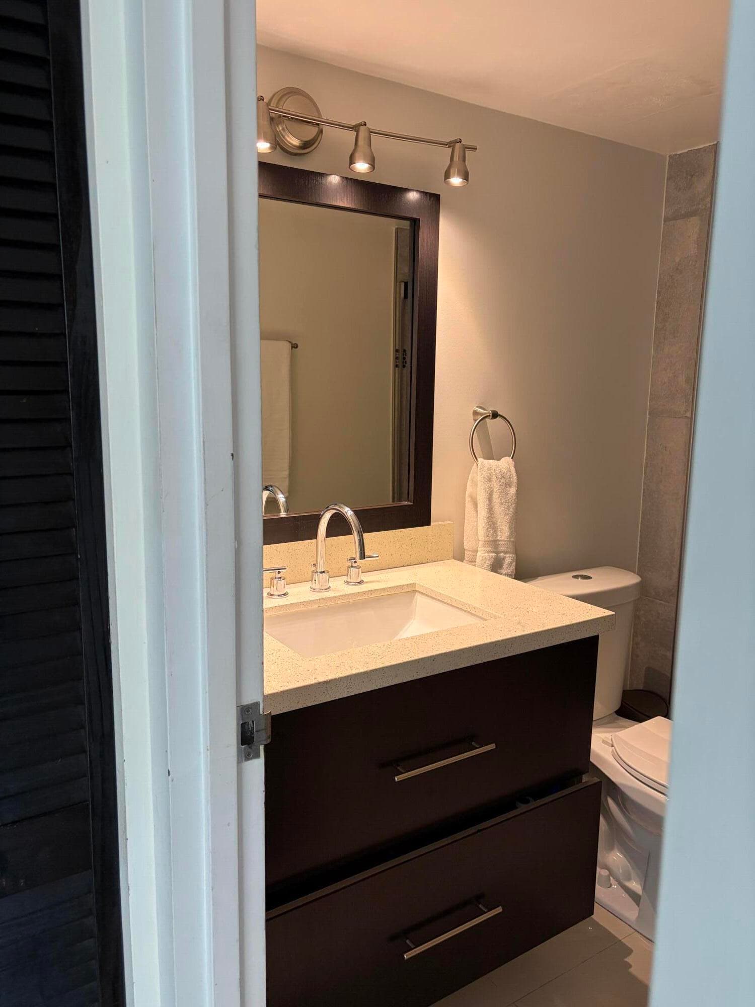 3625 N Country Club Drive 206, Aventura, FL 33180 17