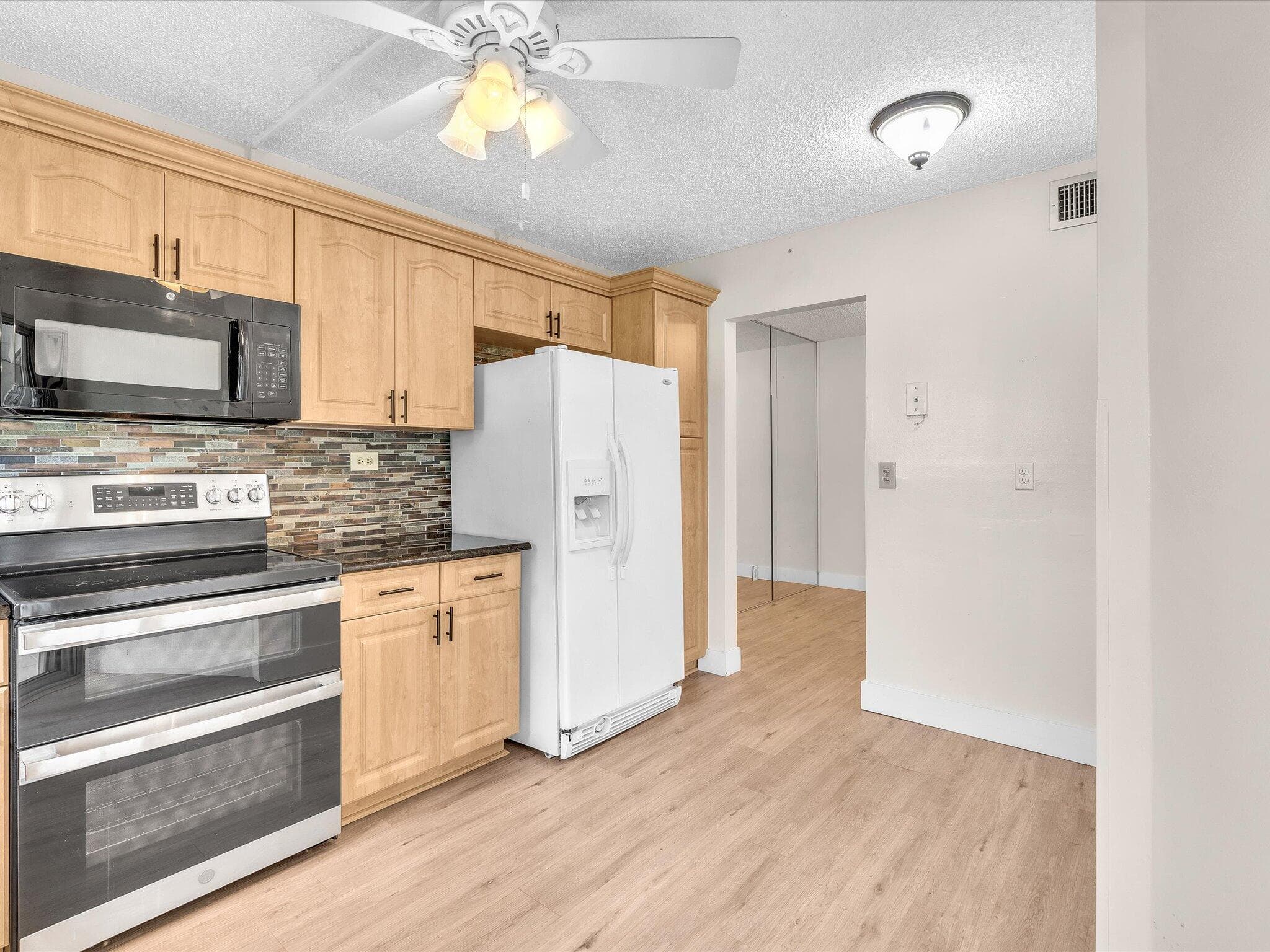 3959 Via Poinciana 104, Lake Worth, FL 33467 21