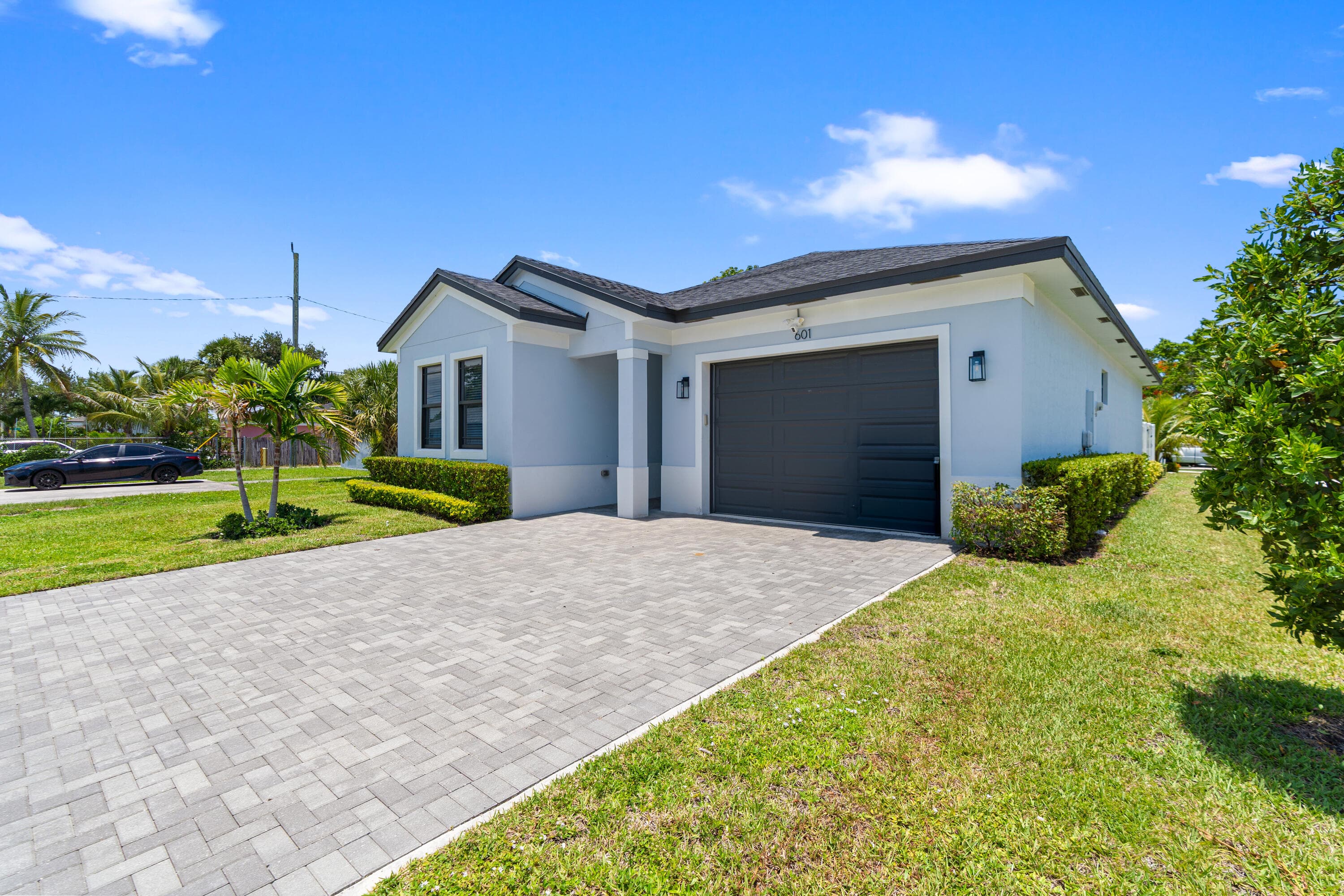 601 SW 3rd Street, Delray Beach, FL 33444 60