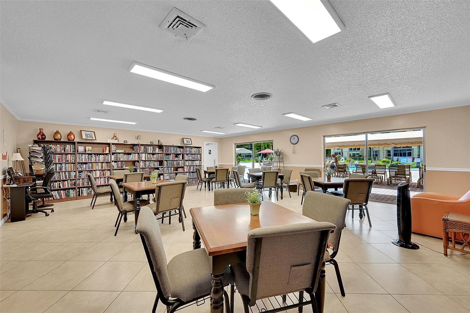 23 Abbey Lane 202, Delray Beach, FL 33446 25