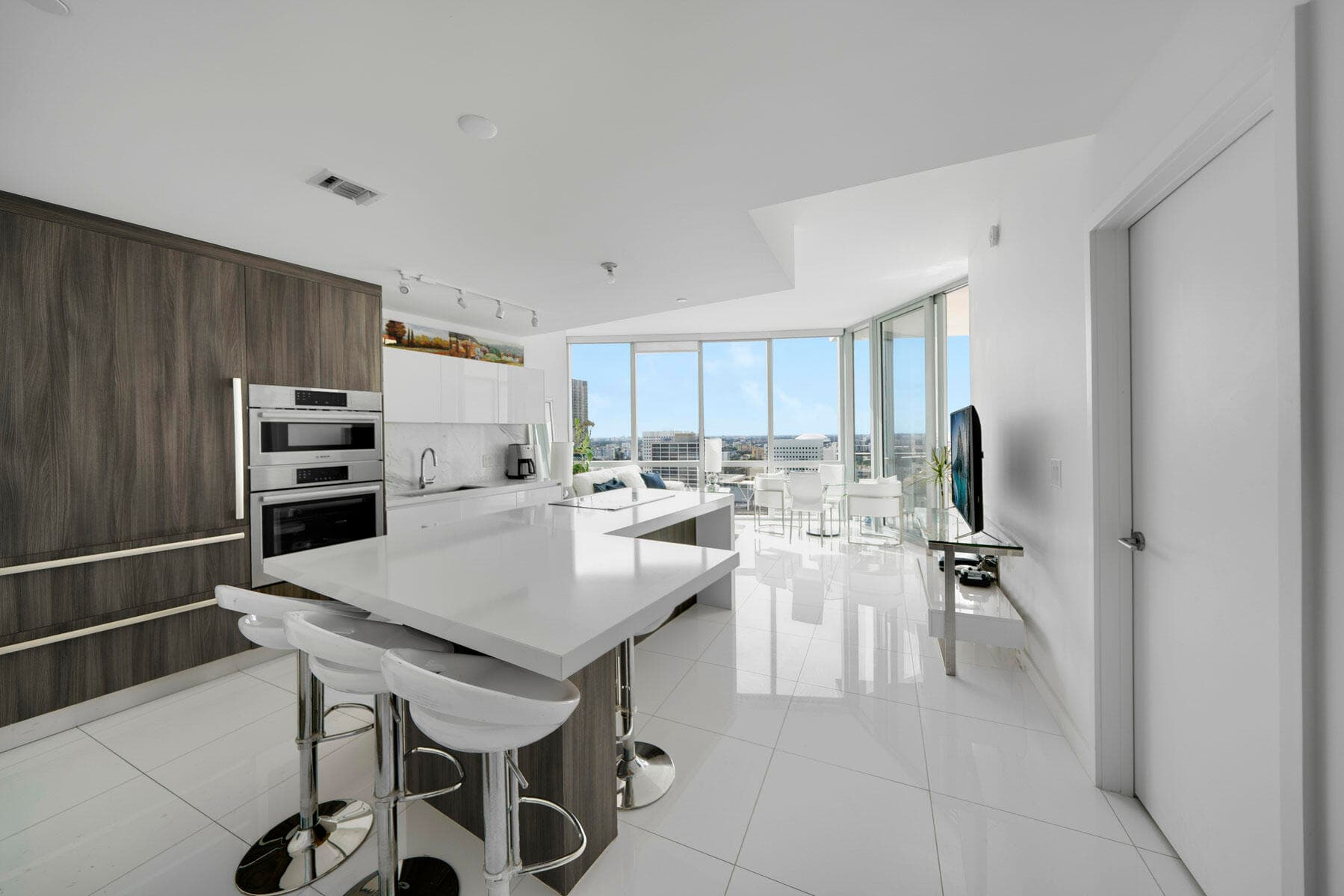 851 NE 1st Avenue 2410, Miami, FL 33132 3
