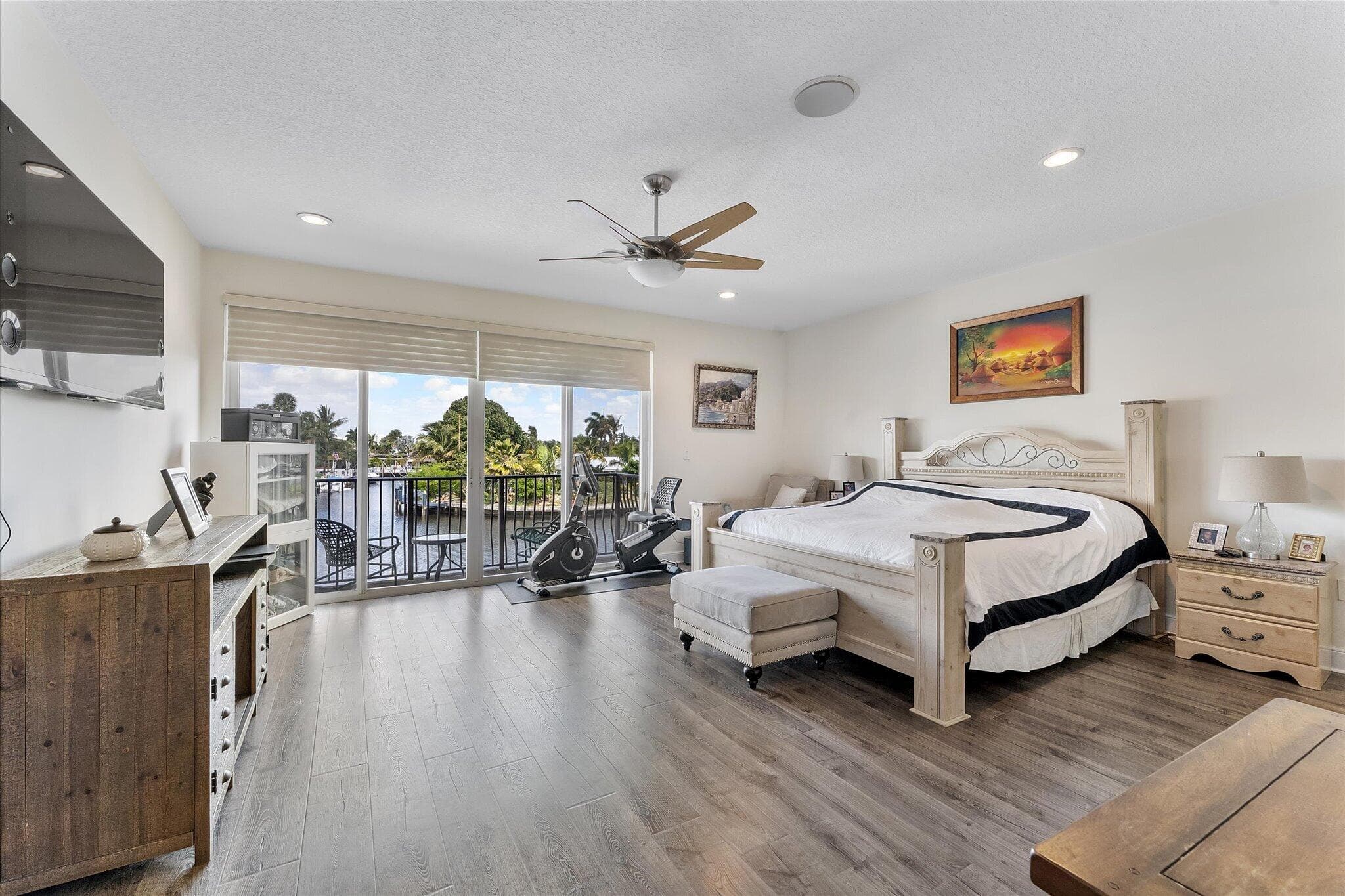 1351 SE 3rd Avenue, Pompano Beach, FL 33060 22