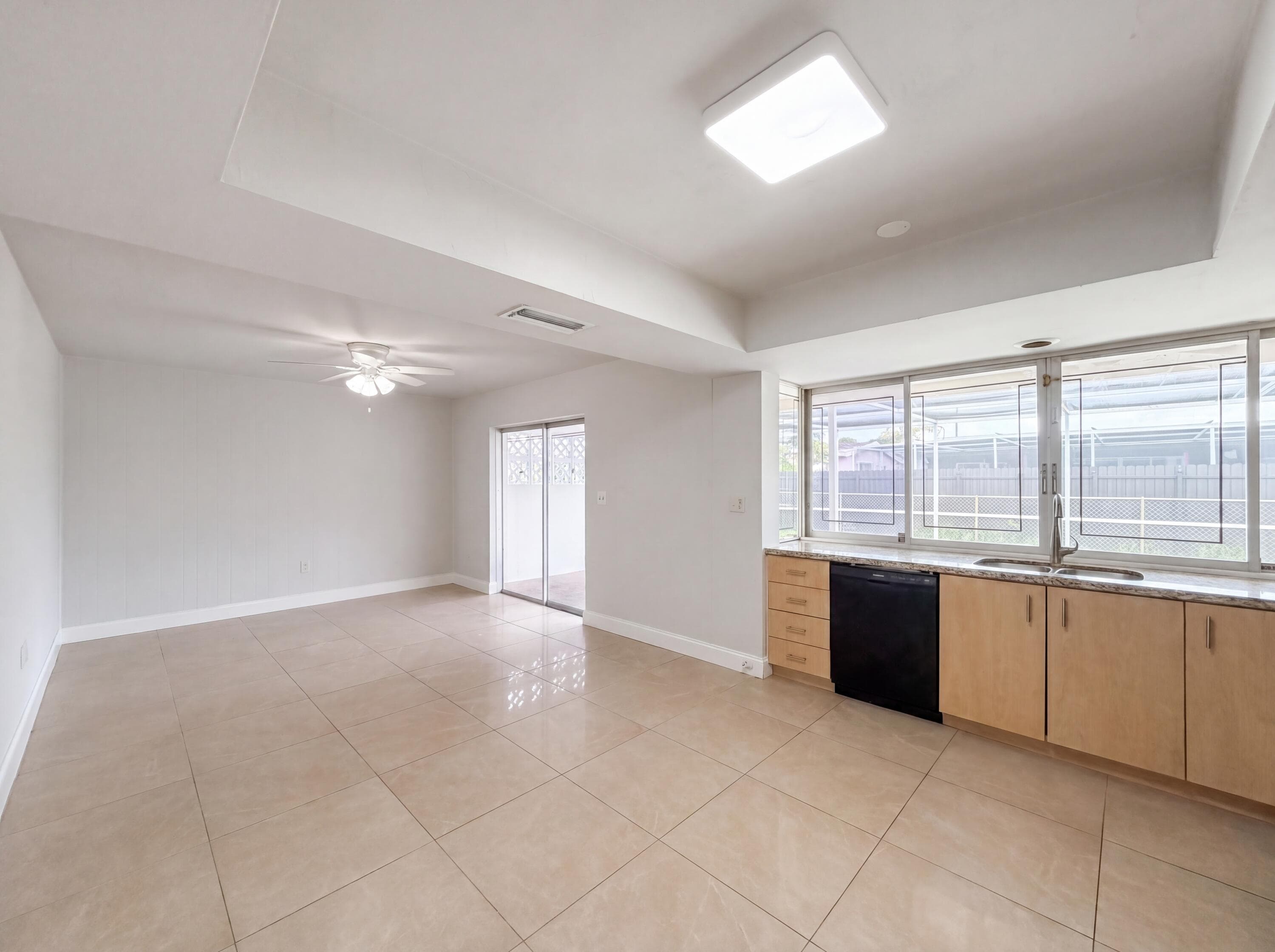 7141 Harbour Boulevard, Miramar, FL 33023 8