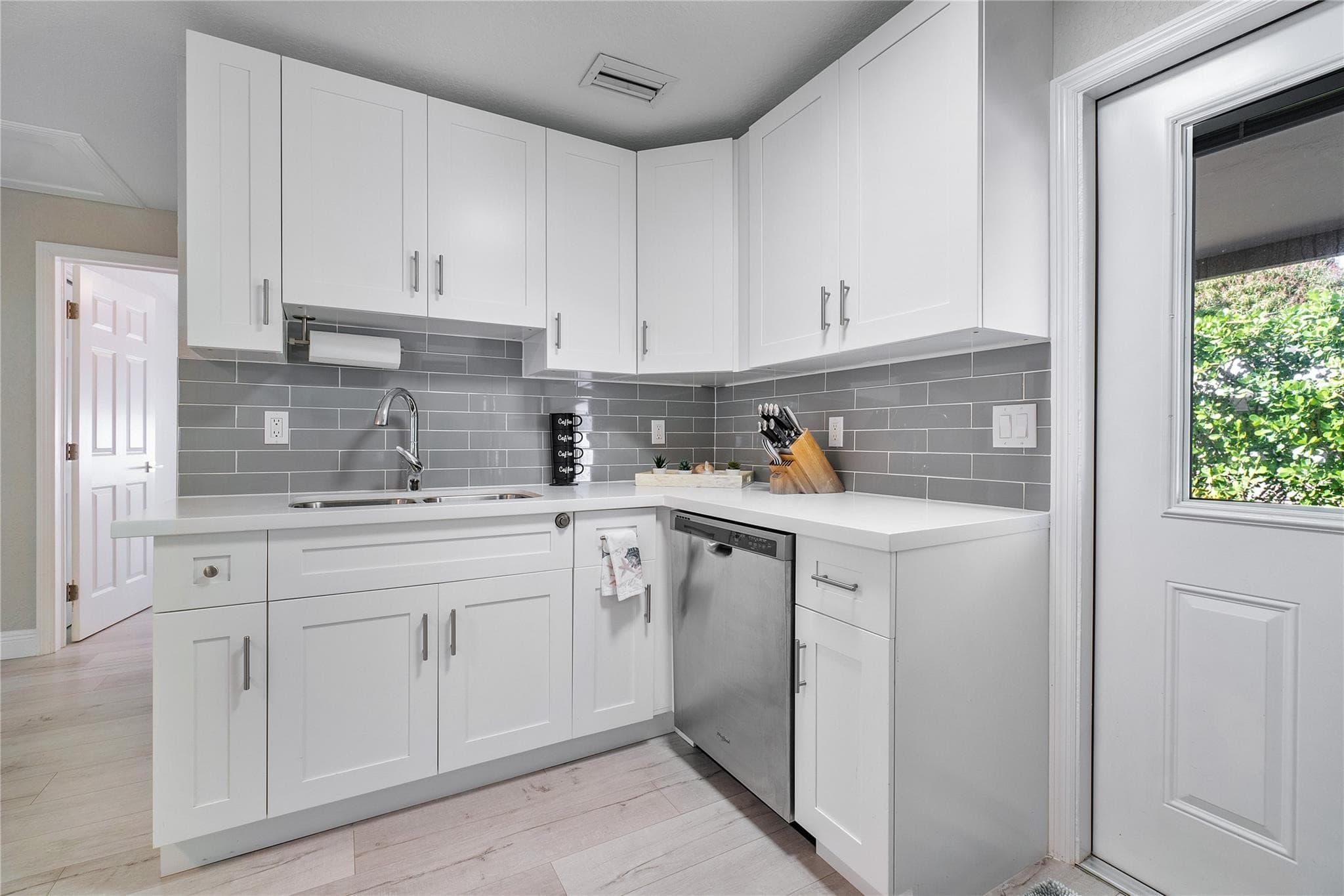 1634 NE 3rd Avenue, Delray Beach, FL 33444 12
