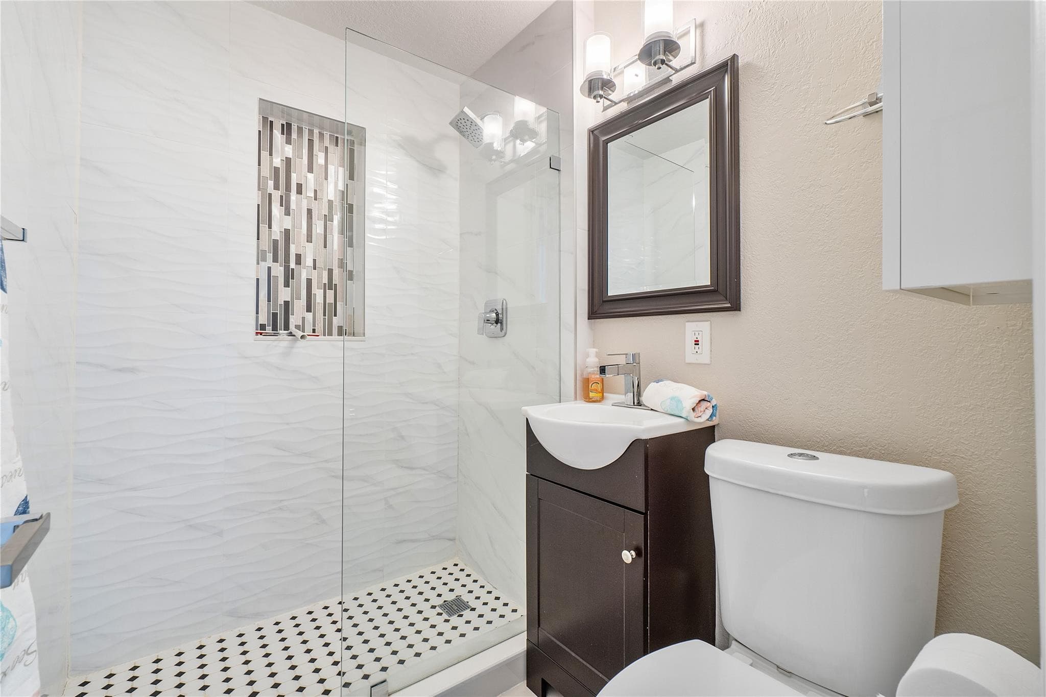 1634 NE 3rd Avenue, Delray Beach, FL 33444 17