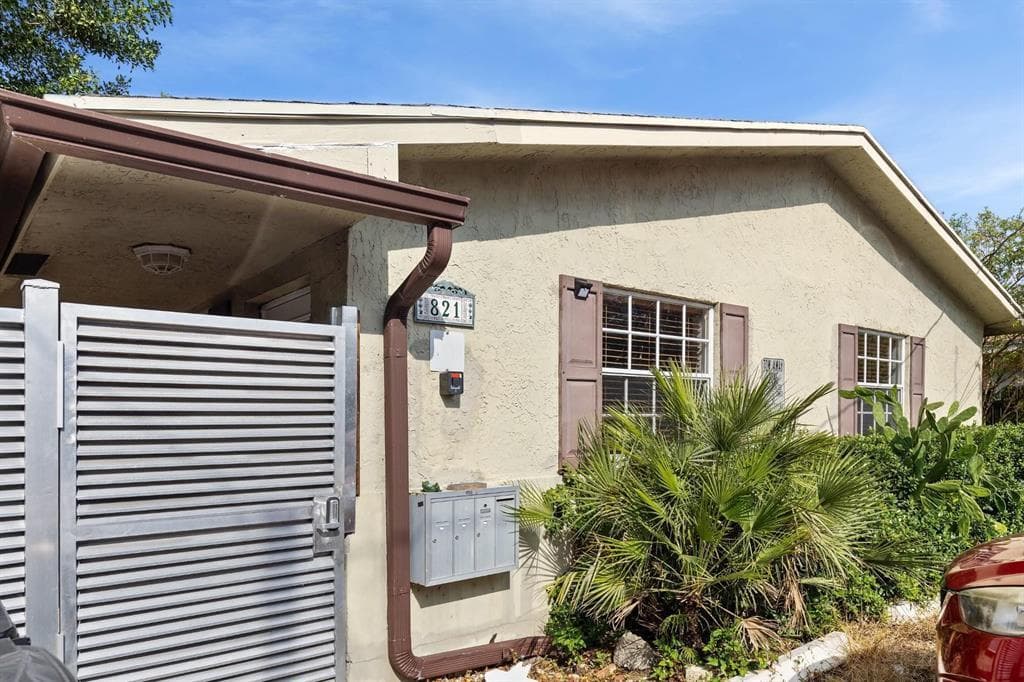 821 SW 4th Street 1, Fort Lauderdale, FL 33315 2
