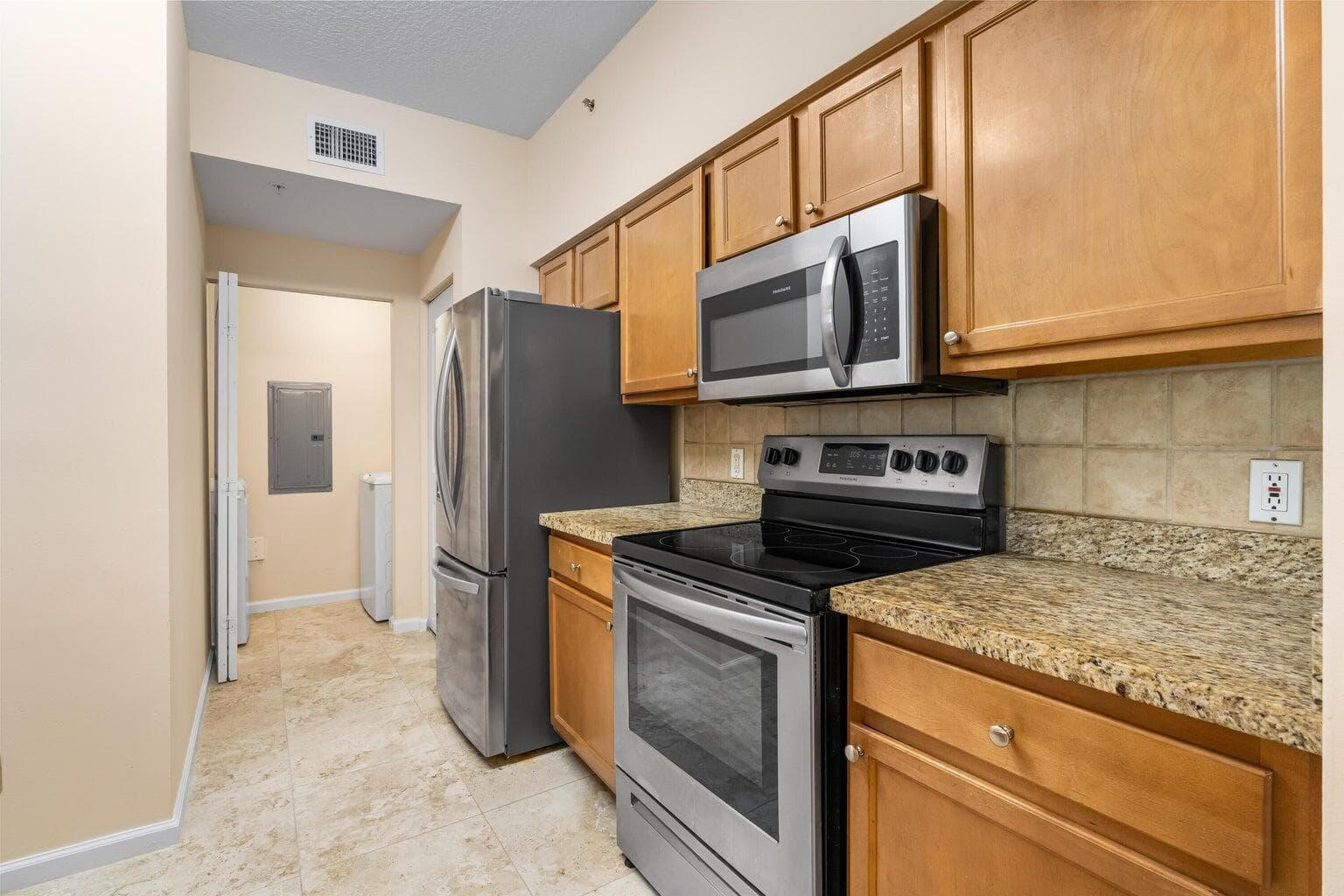 9901 Baywinds 3105, West Palm Beach, FL 33411 4