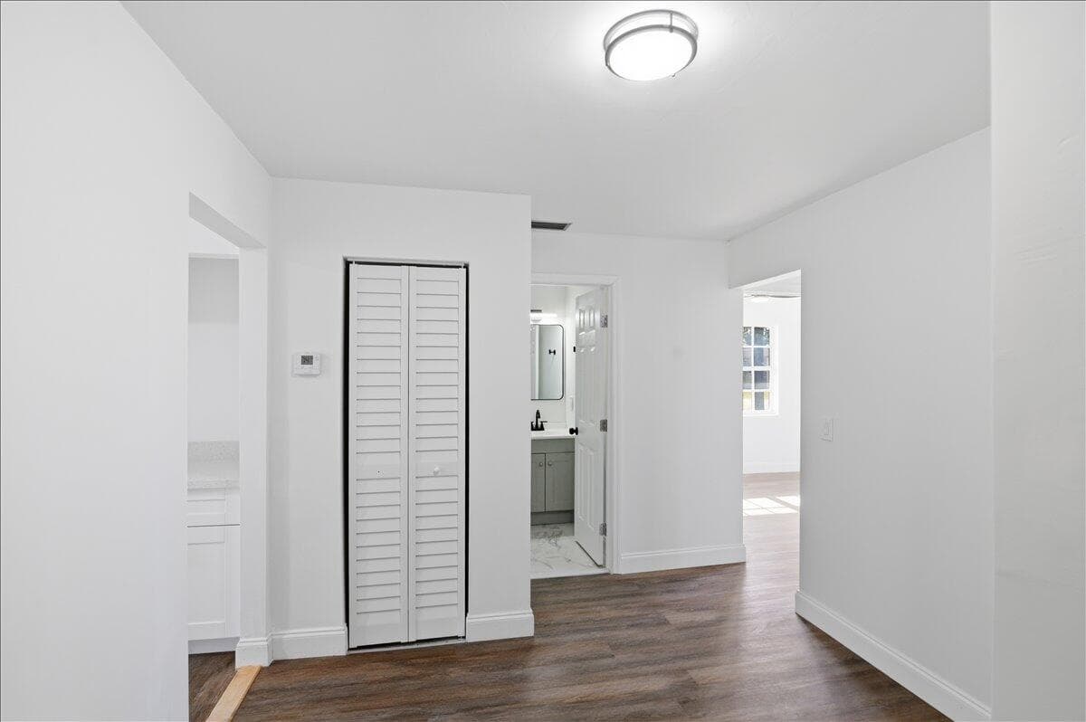 270 SW 10th Avenue 1, South Bay, FL 33493 21