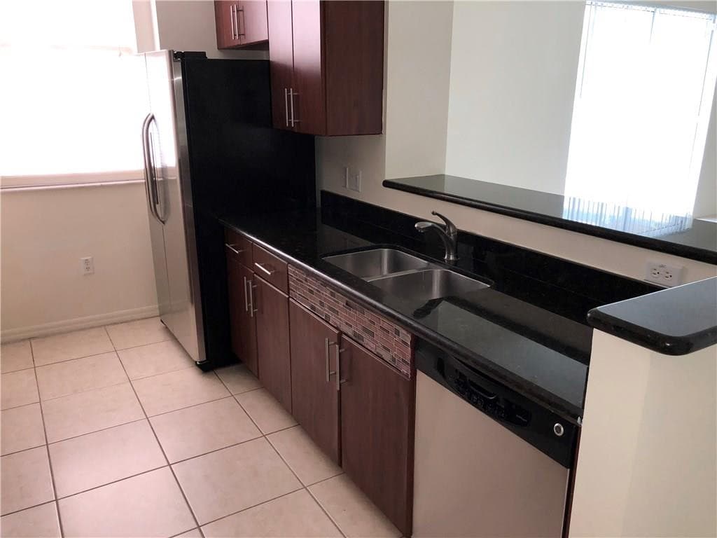 2421 NE 65th Street 205, Fort Lauderdale, FL 33308 4