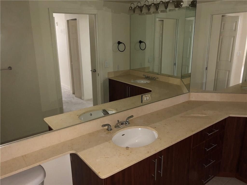 2421 NE 65th Street 205, Fort Lauderdale, FL 33308 8